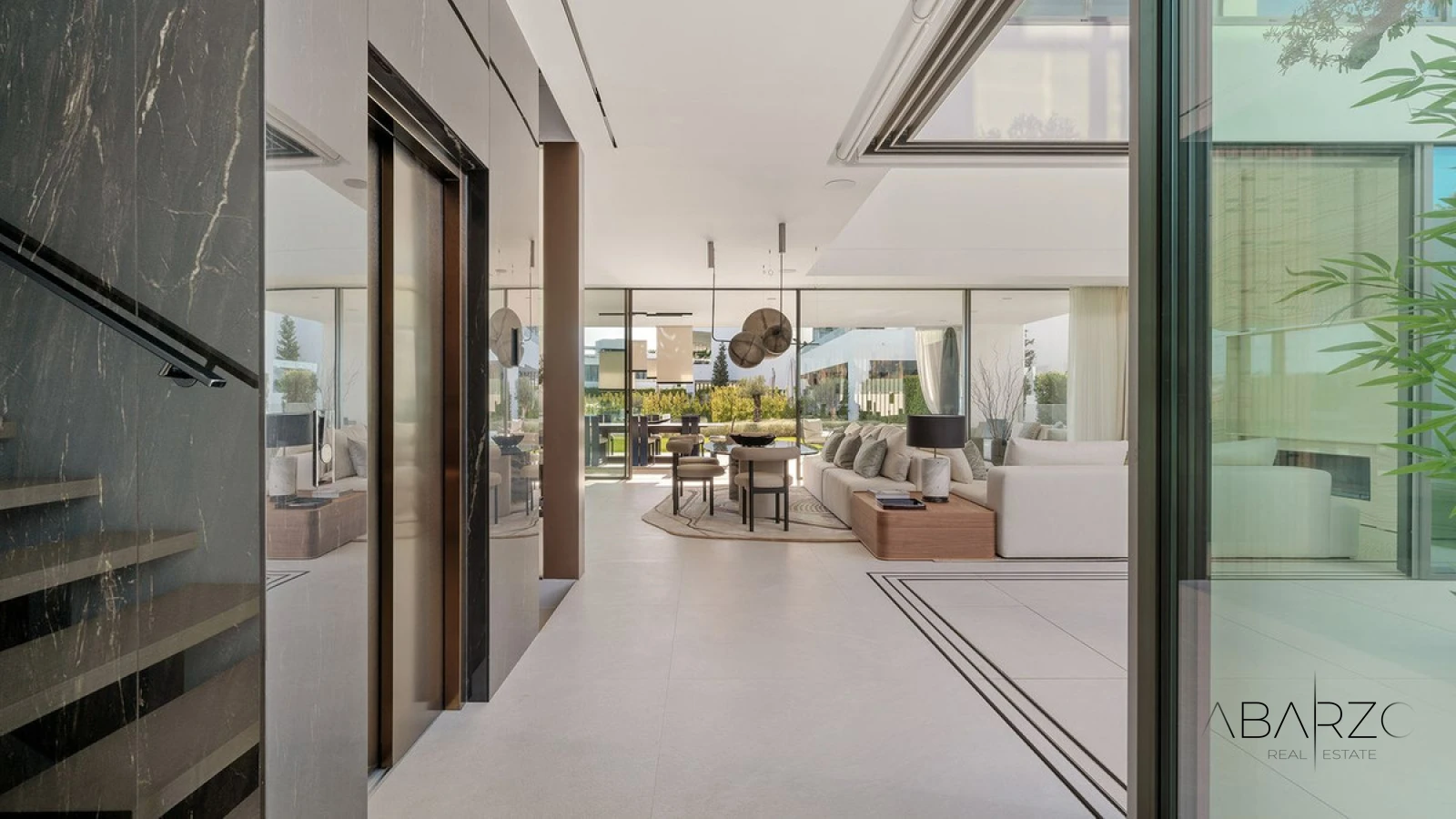 Villa de lujo con ascensor privado y vistas al mar desde la azotea en Marbella — interior, The Golden Mile, Marbella (2 of 43)