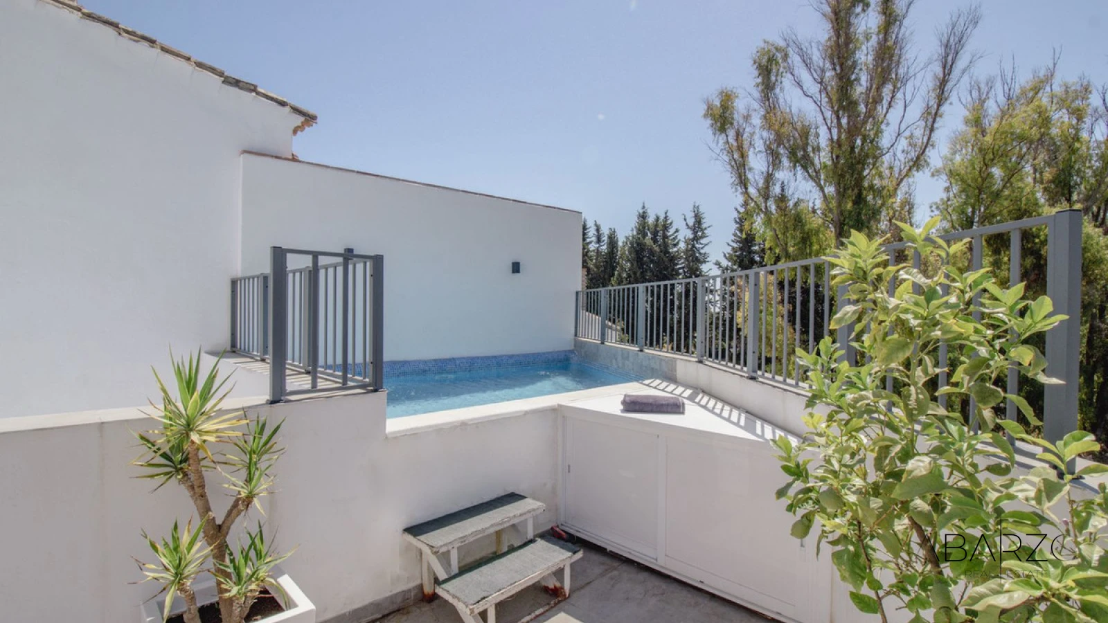Таунхаус в Сан-Педро-де-Алькантара с частным бассейном и террасой — luxury property for sale in San Pedro Centro, San Pedro de Alcántara