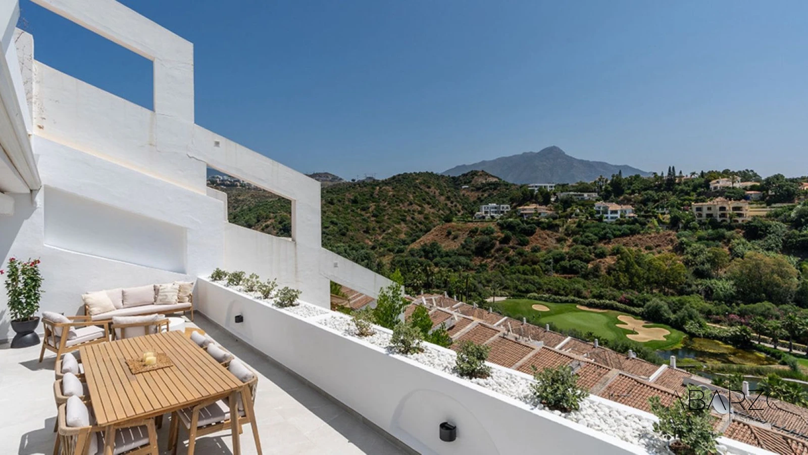 Apartment in La Quinta, Benahavís with Panoramic Sea and Golf Views — interior, La Quinta, Benahavís (3 of 25)