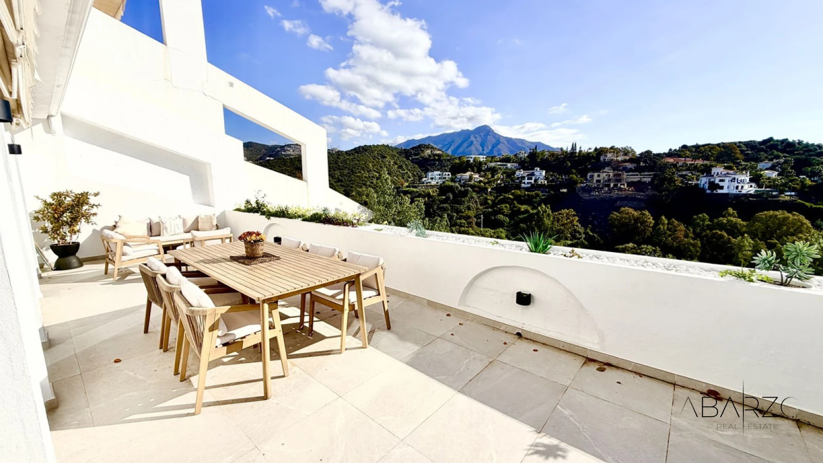 Apartment in La Quinta, Benahavís with Panoramic Sea and Golf Views — interior, La Quinta, Benahavís (23 of 25)