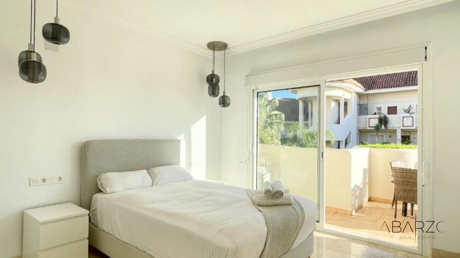 Renovated Apartment in Prestigious Nueva Andalucía, Marbella with Sea Views — interior, Nueva Andalucía, Marbella (12 of 25)