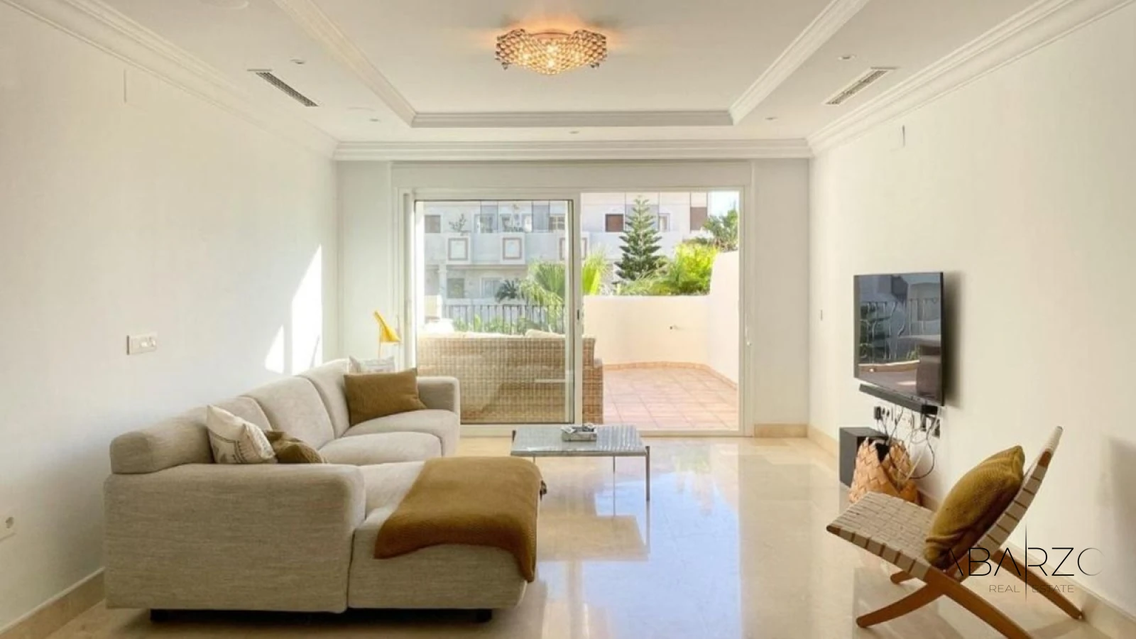 Renovated Apartment in Prestigious Nueva Andalucía, Marbella with Sea Views — interior, Nueva Andalucía, Marbella (4 of 25)