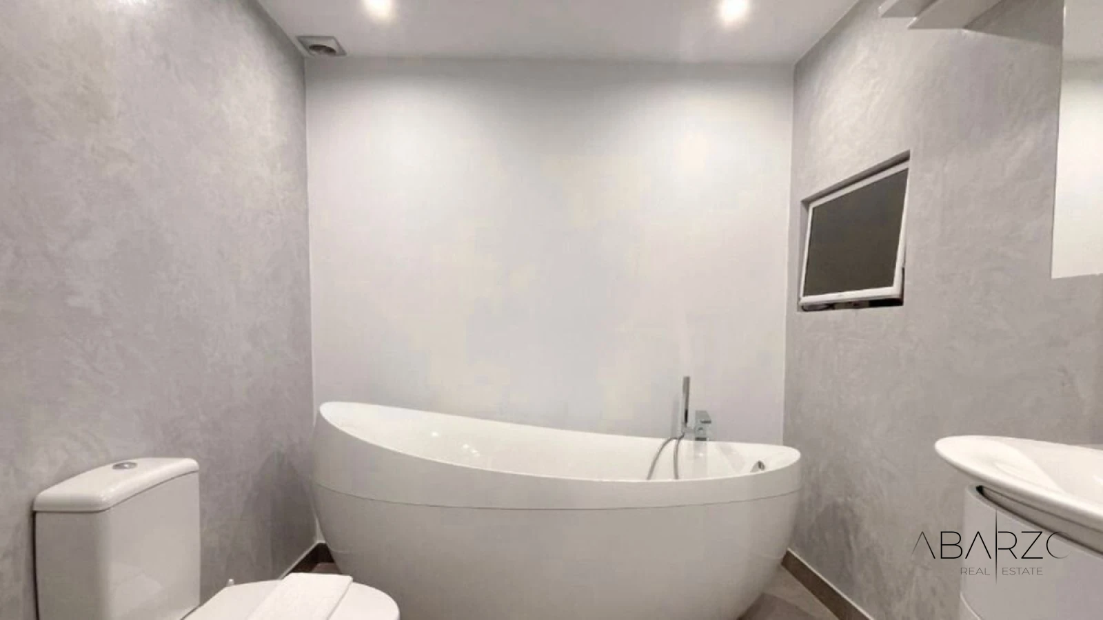 Renovated Apartment in Prestigious Nueva Andalucía, Marbella with Sea Views — interior, Nueva Andalucía, Marbella (11 of 25)