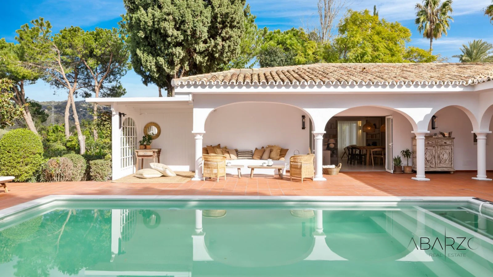 Villa de lujo de 3 dormitorios con vistas panorámicas en Hacienda las Chapas, Marbella — interior, Marbella East, Marbella (24 of 25)