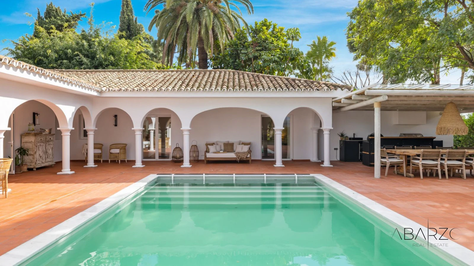 Villa de lujo de 3 dormitorios con vistas panorámicas en Hacienda las Chapas, Marbella — interior, Marbella East, Marbella (23 of 25)