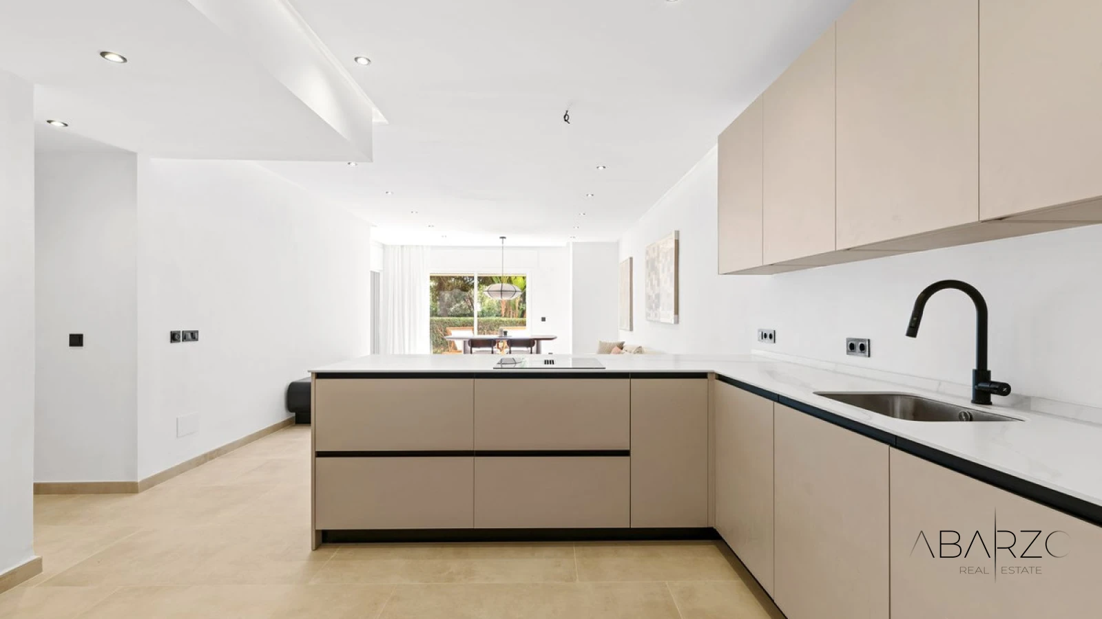 Ground Floor Apartment in Nueva Andalucía with Private Garden and Pool Access — interior, Nueva Andalucía, Marbella (16 of 35)