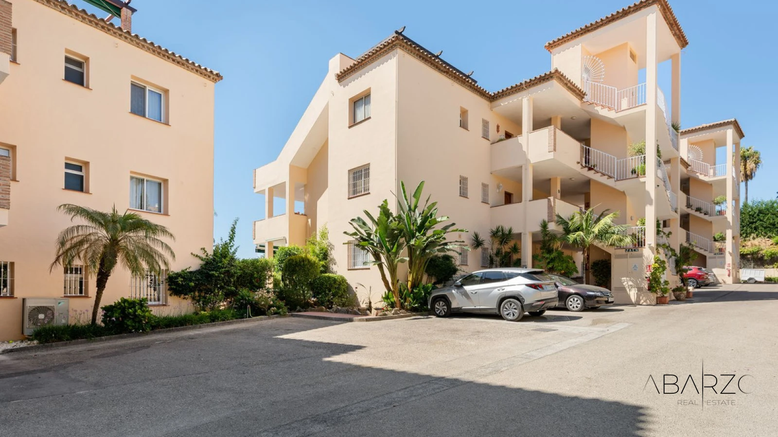 Ground Floor Apartment in Nueva Andalucía with Private Garden and Pool Access — interior, Nueva Andalucía, Marbella (32 of 35)