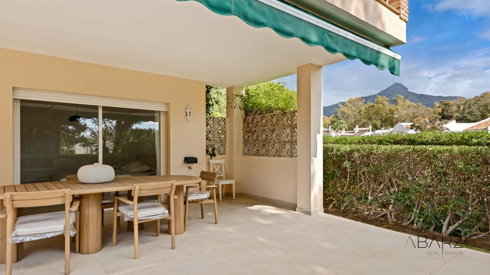 Ground Floor Apartment in Nueva Andalucía with Private Garden and Pool Access — interior, Nueva Andalucía, Marbella (4 of 35)