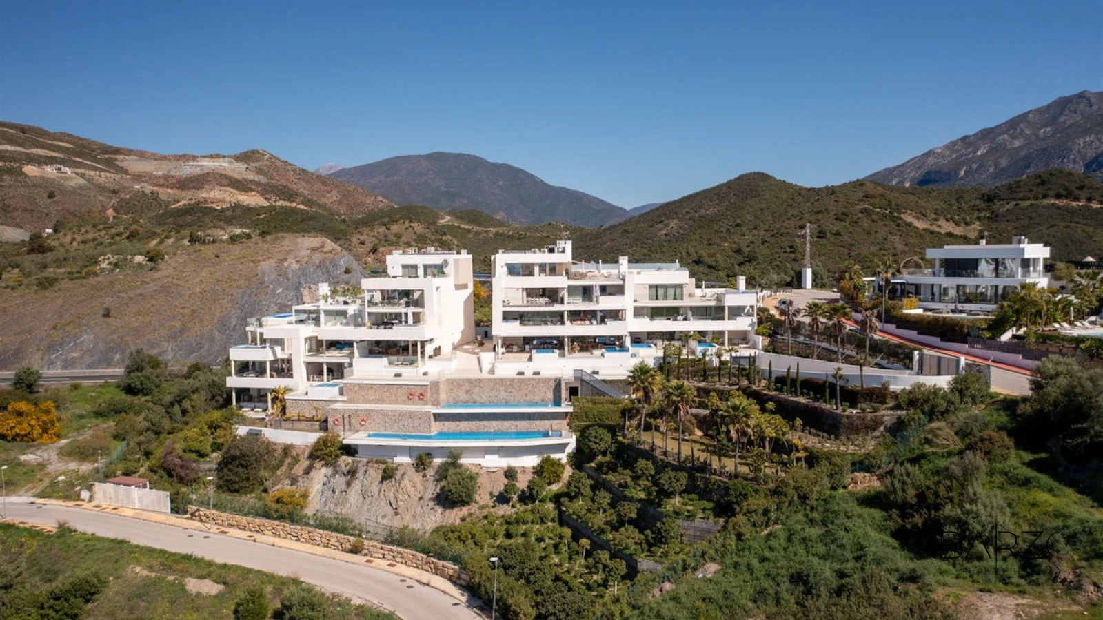 South-Facing Penthouse with Private Pool in Nueva Andalucía, Marbella — interior, Nueva Andalucía, Marbella (39 of 42)