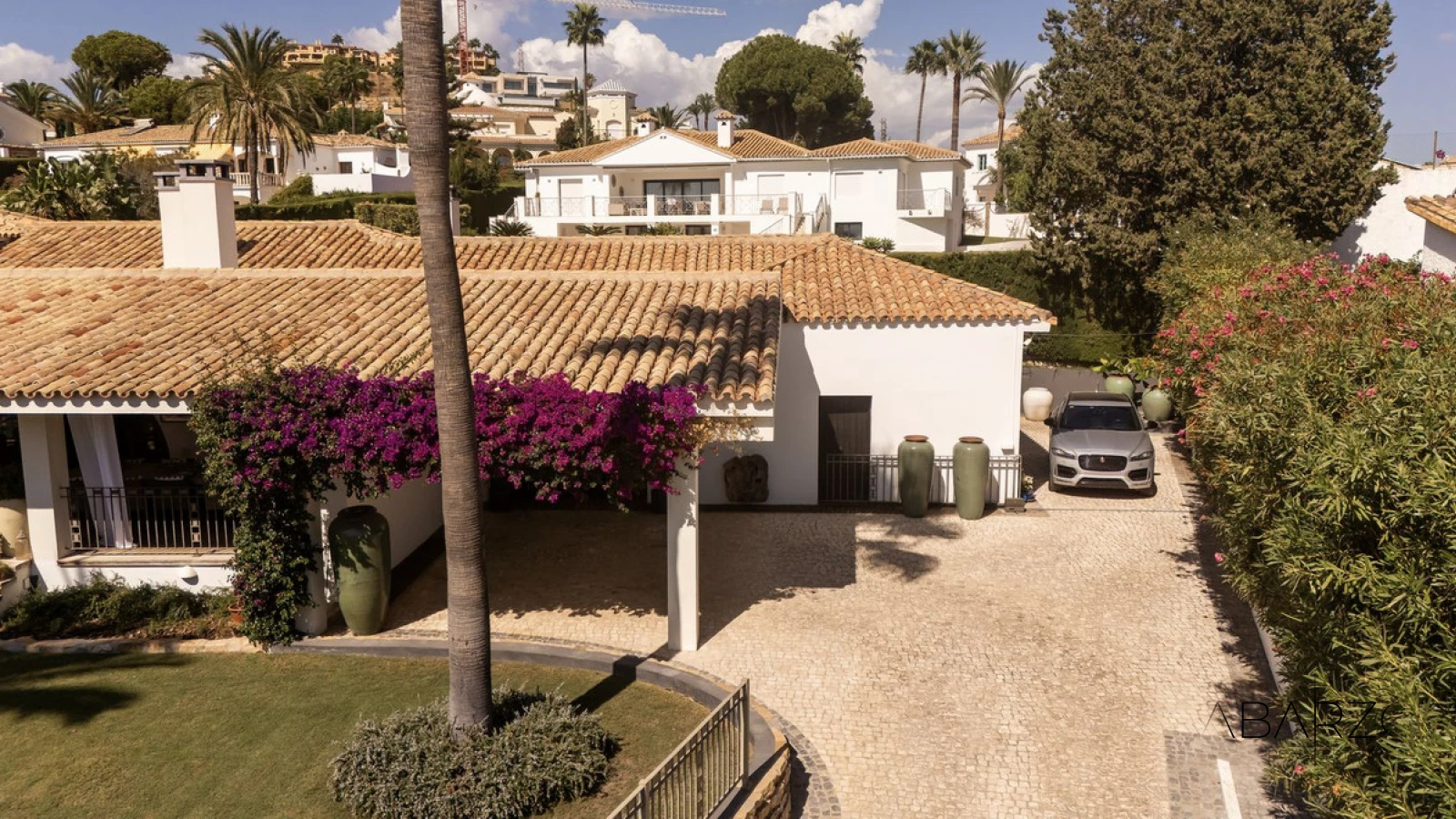 Villa with Andalusian charm in Benahavís above El Paraíso Golf with sea views — interior, New Golden Mile, Estepona (7 of 49)