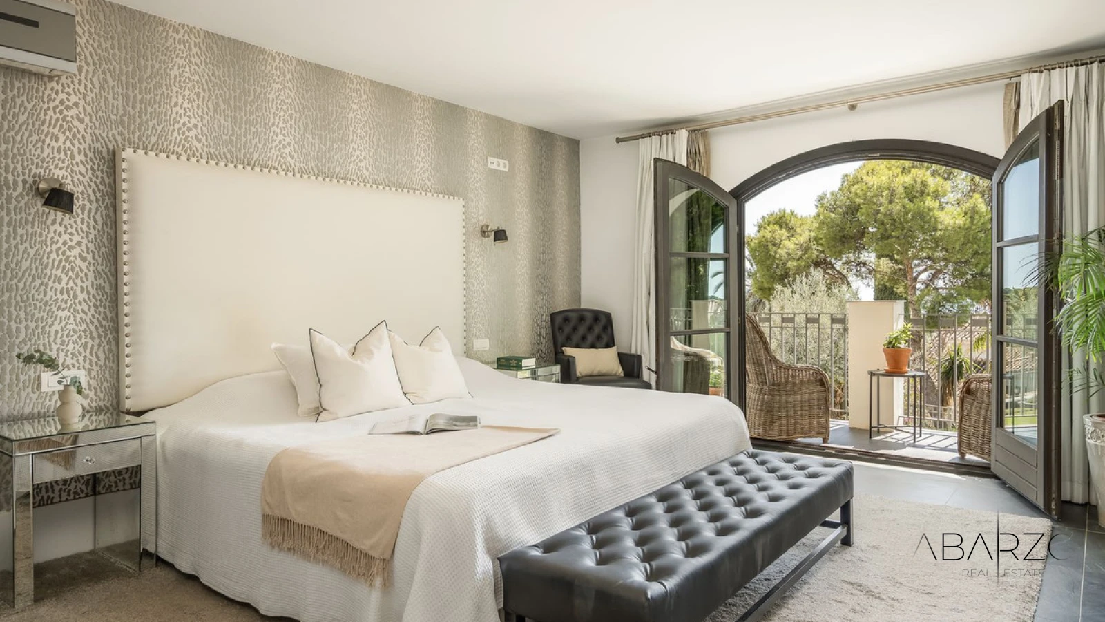 Villa with Andalusian charm in Benahavís above El Paraíso Golf with sea views — interior, New Golden Mile, Estepona (31 of 49)