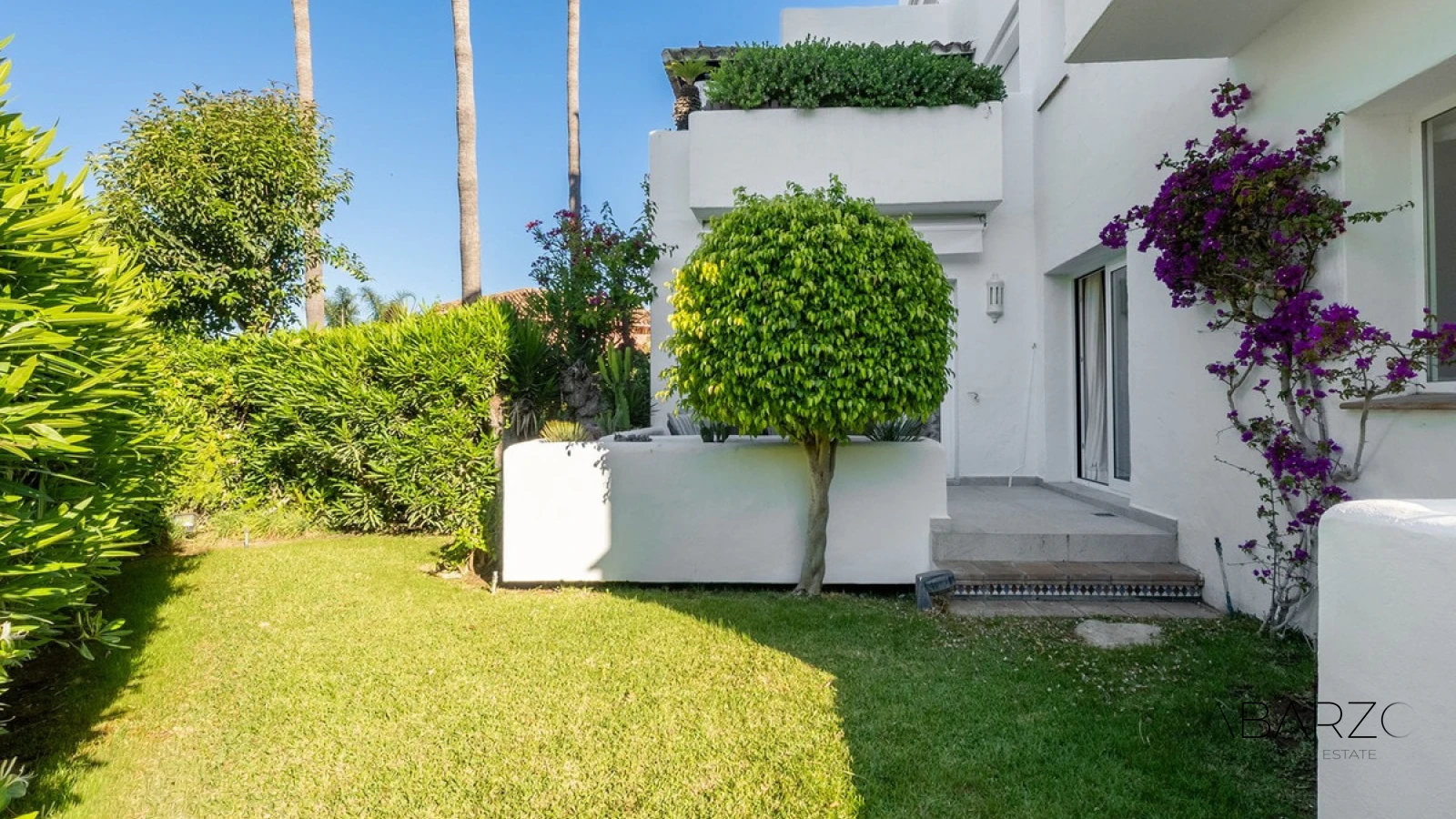 Apartamento renovado con jardín privado en la Milla de Oro, Marbella — interior, The Golden Mile, Marbella (23 of 25)
