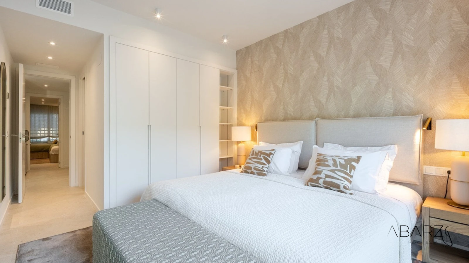 Apartamento renovado con jardín privado en la Milla de Oro, Marbella — interior, The Golden Mile, Marbella (12 of 25)