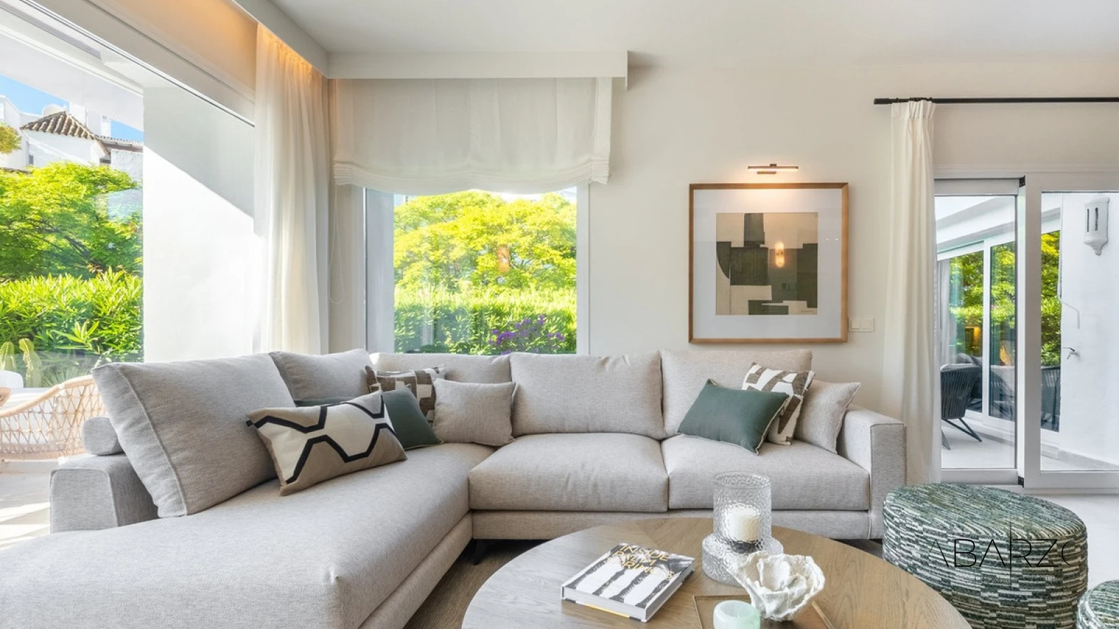 Apartamento renovado con jardín privado en la Milla de Oro, Marbella — interior, The Golden Mile, Marbella (4 of 25)