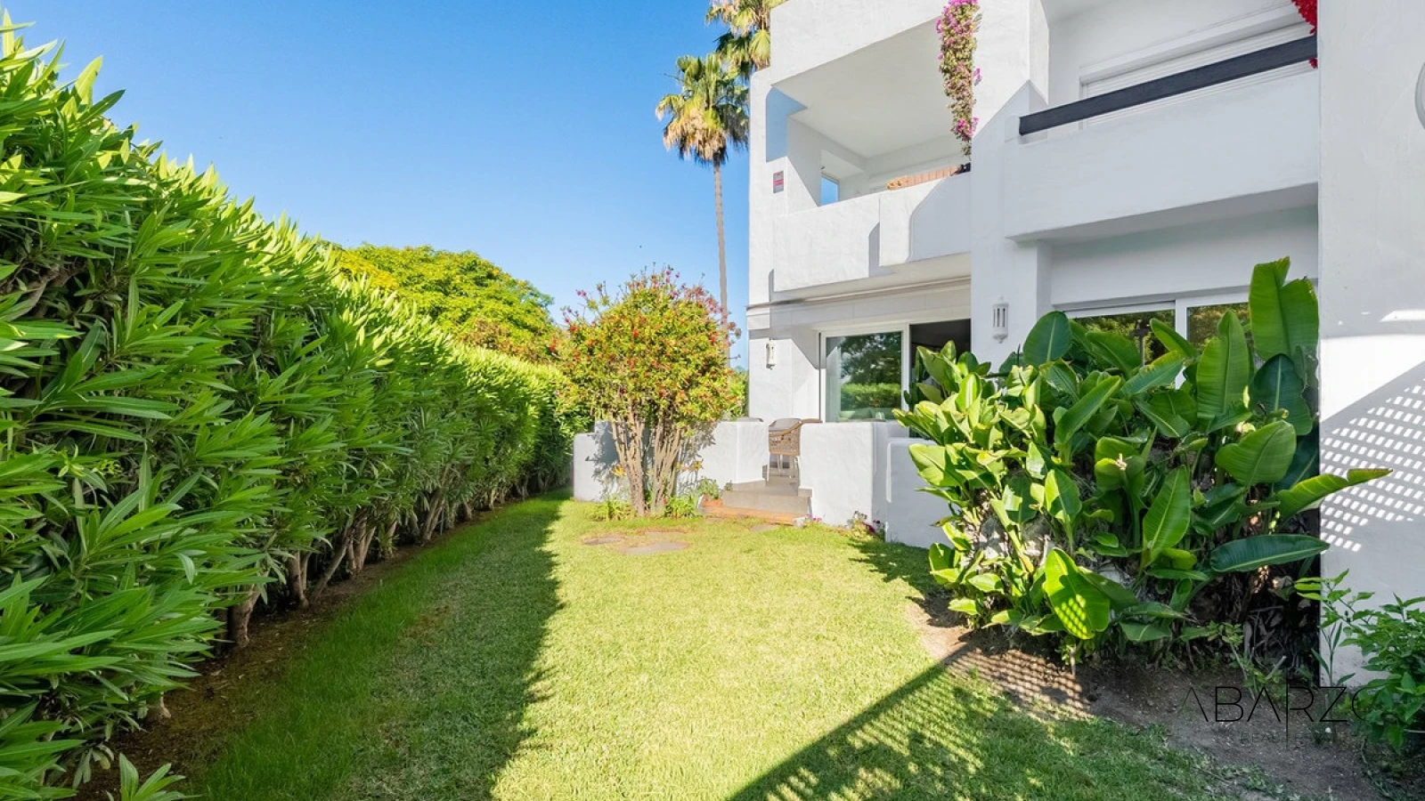 Apartamento renovado con jardín privado en la Milla de Oro, Marbella — interior, The Golden Mile, Marbella (22 of 25)