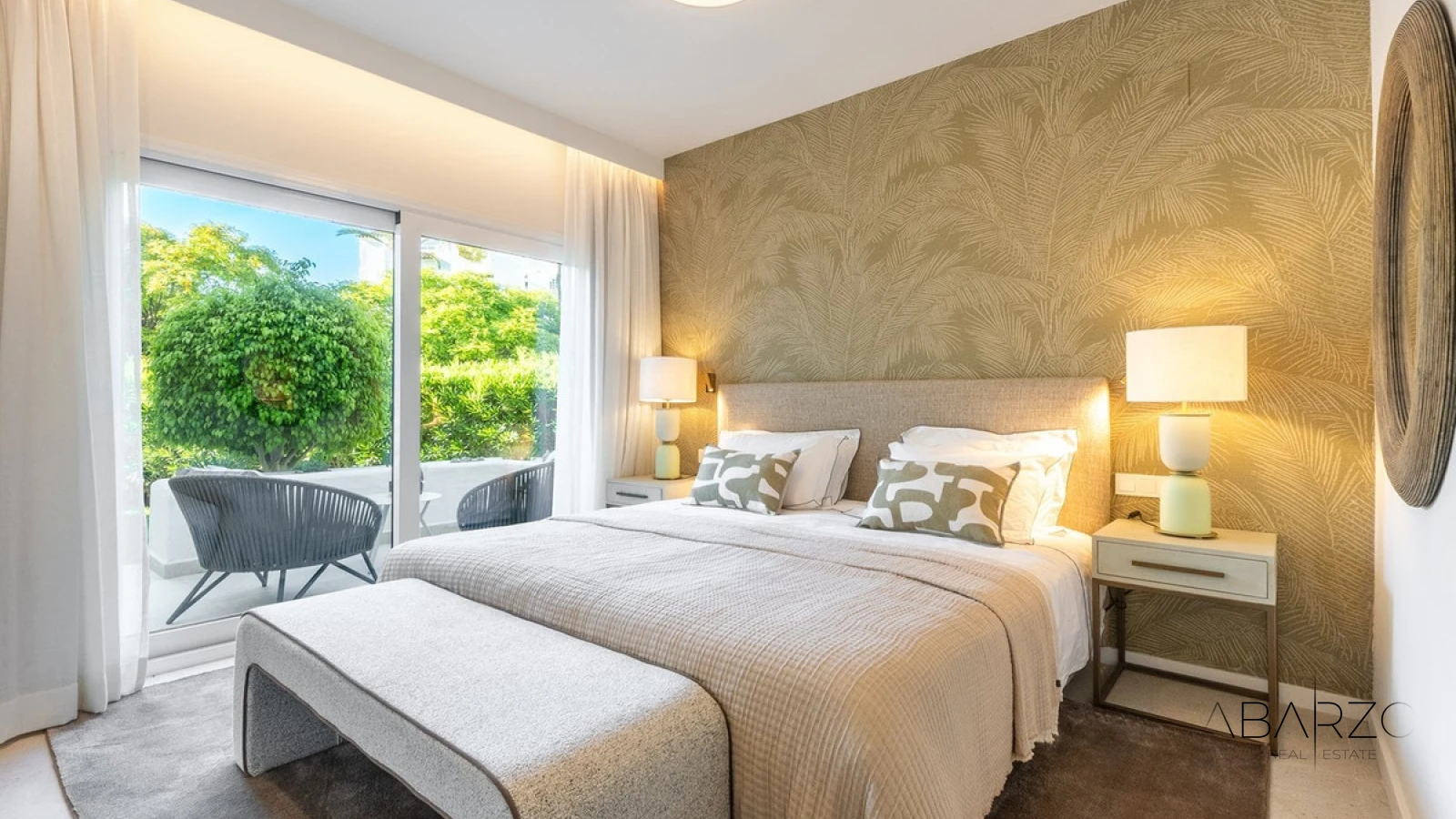 Apartamento renovado con jardín privado en la Milla de Oro, Marbella — interior, The Golden Mile, Marbella (8 of 25)