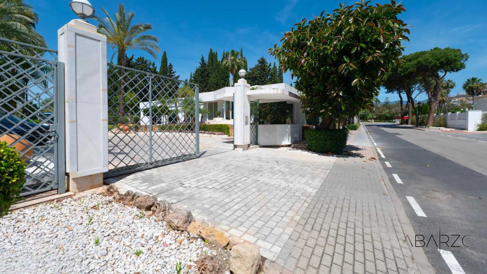 Duplex Penthouse in Nueva Andalucía with near Golf Course — interior, Nueva Andalucía, Marbella (15 of 19)