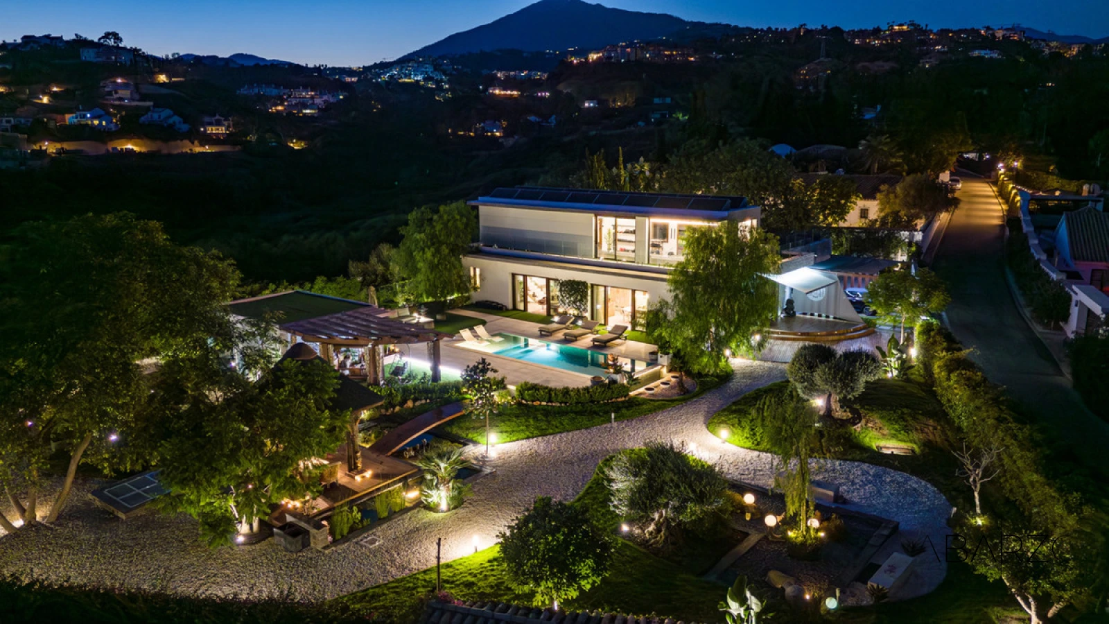 Villa TrueLove: Villa de lujo de 6 dormitorios en Benahavís con vistas a la montaña y piscina infinita — interior, La Quinta, Benahavís (48 of 49)