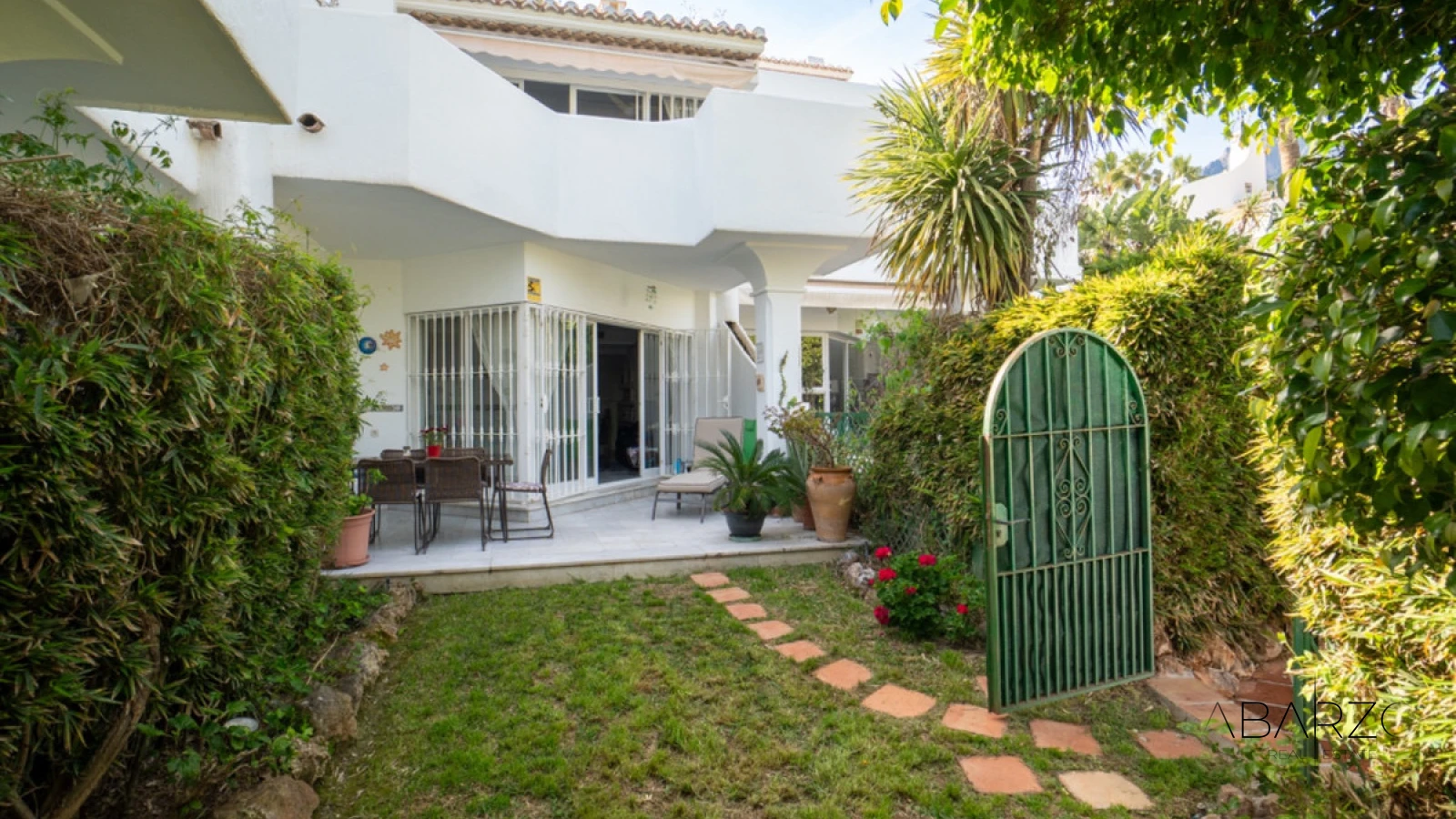 Casa adosada en Marbella con jardín y piscina comunitaria en Sierra Blanca — interior, Golden Mile, Marbella (5 of 31)
