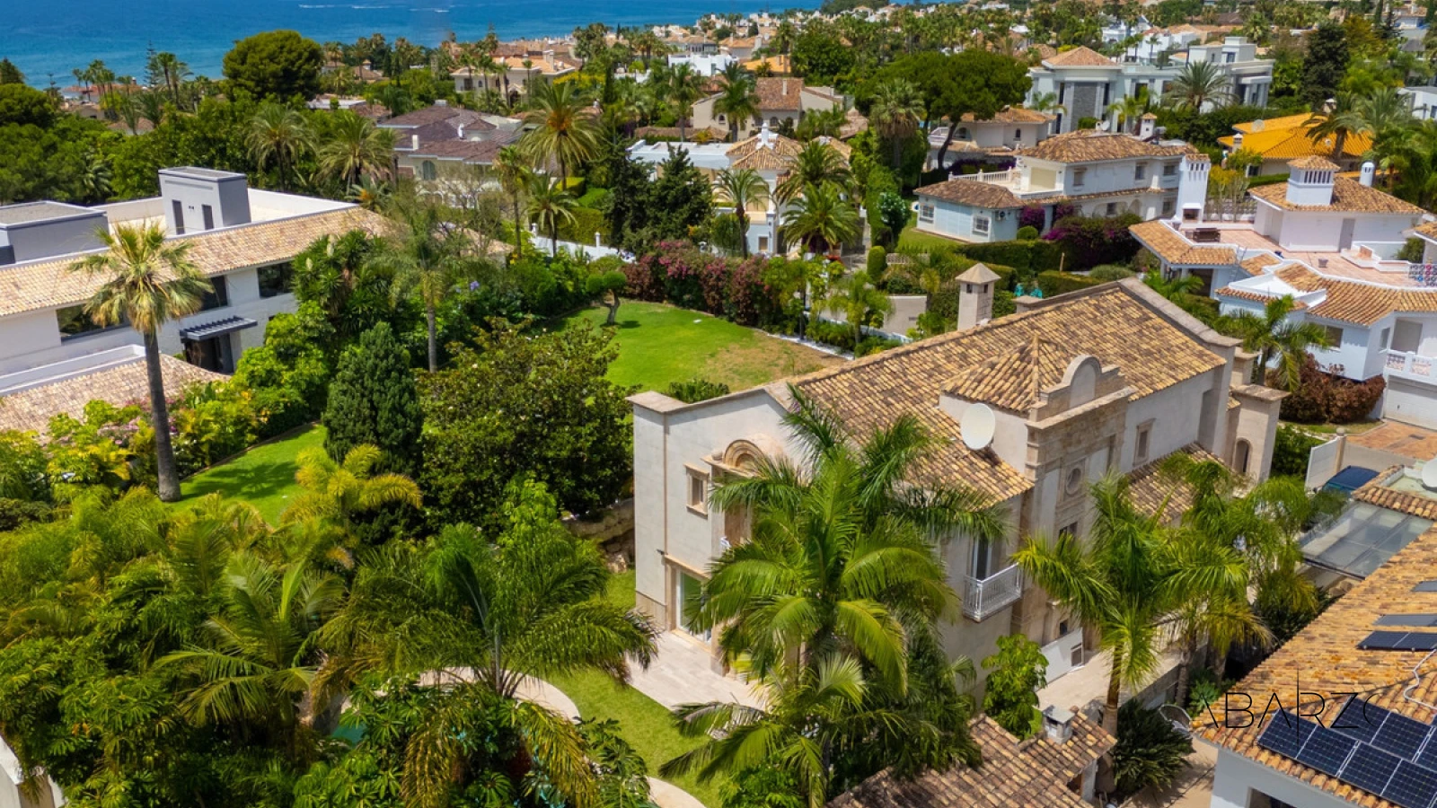 Villa Roma: Four-Bedroom Beachside Villa in Los Monteros, Marbella East with Private Pool — interior, Marbella East, Marbella (41 of 43)