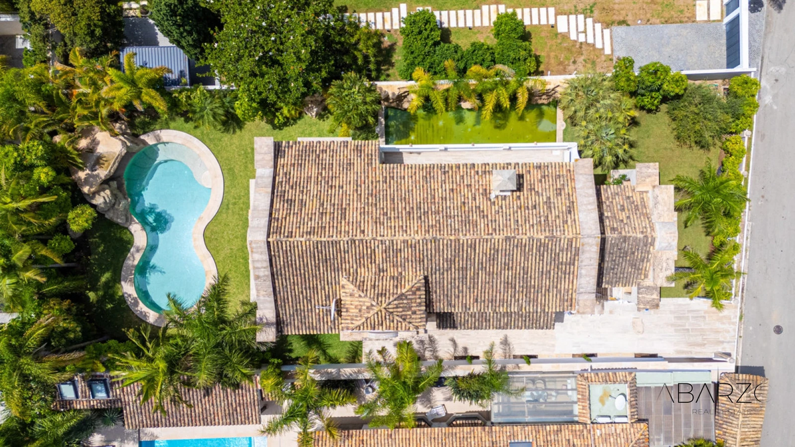Villa Roma: Four-Bedroom Beachside Villa in Los Monteros, Marbella East with Private Pool — interior, Marbella East, Marbella (39 of 43)