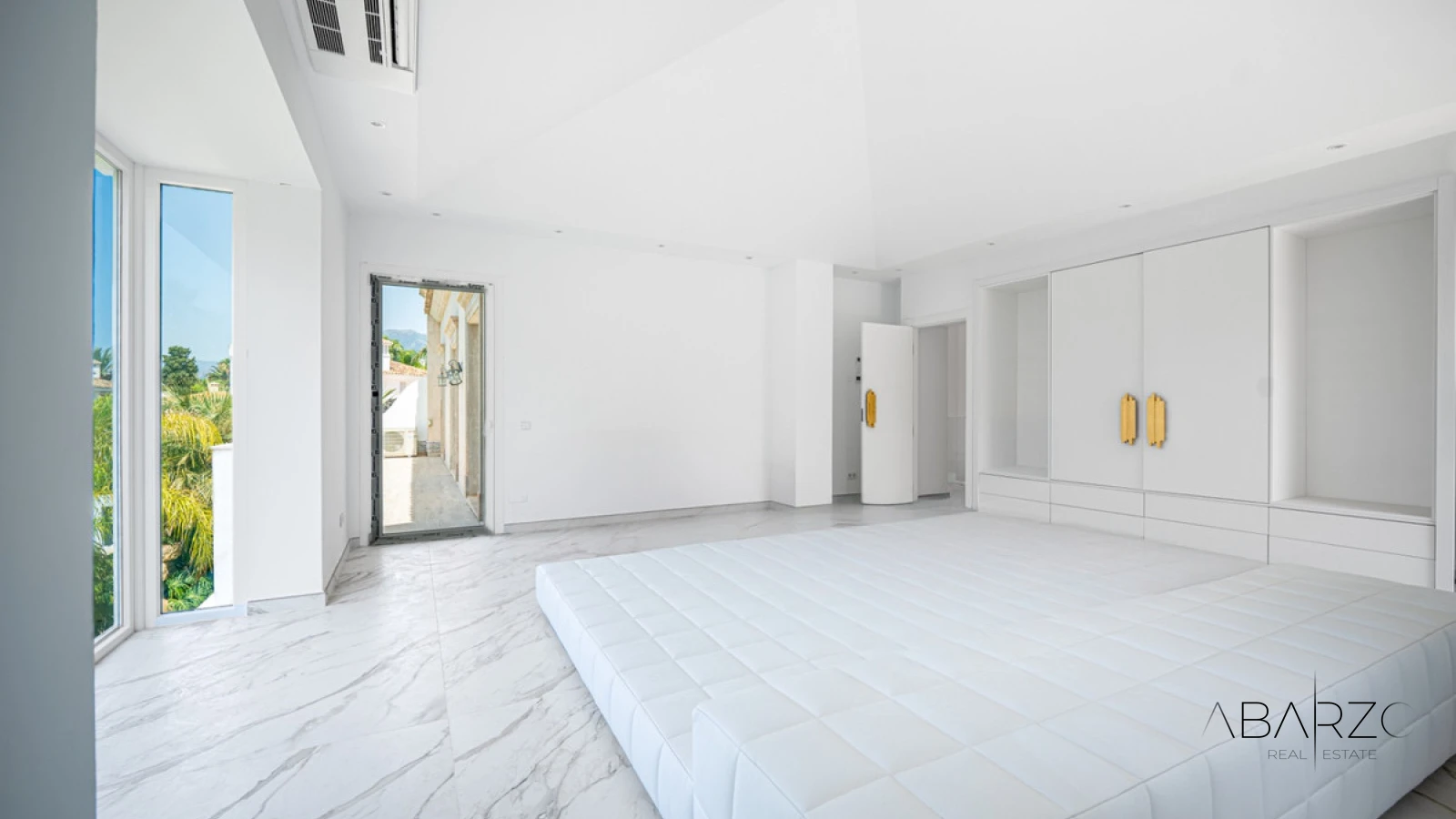 Villa Roma: Four-Bedroom Beachside Villa in Los Monteros, Marbella East with Private Pool — interior, Marbella East, Marbella (22 of 43)