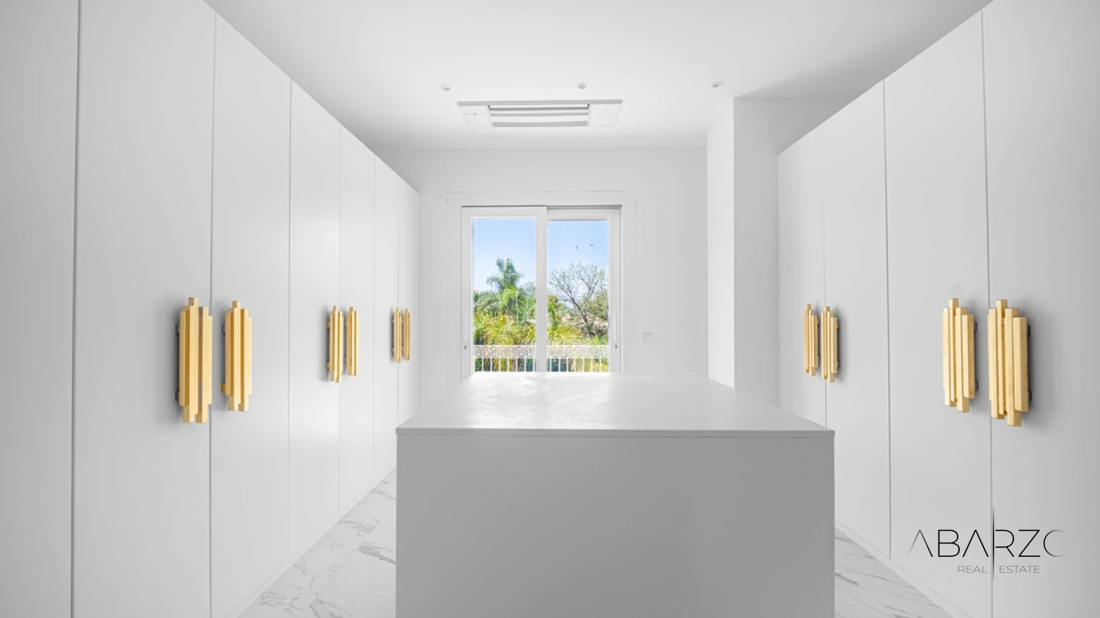 Villa Roma: Four-Bedroom Beachside Villa in Los Monteros, Marbella East with Private Pool — interior, Marbella East, Marbella (24 of 43)