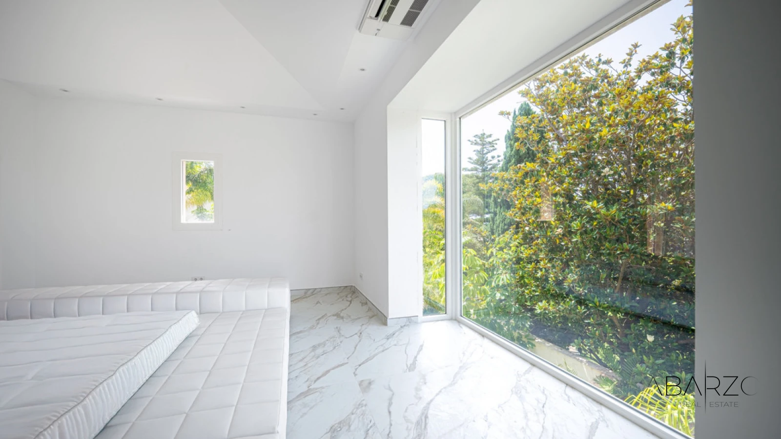 Villa Roma: Four-Bedroom Beachside Villa in Los Monteros, Marbella East with Private Pool — interior, Marbella East, Marbella (23 of 43)
