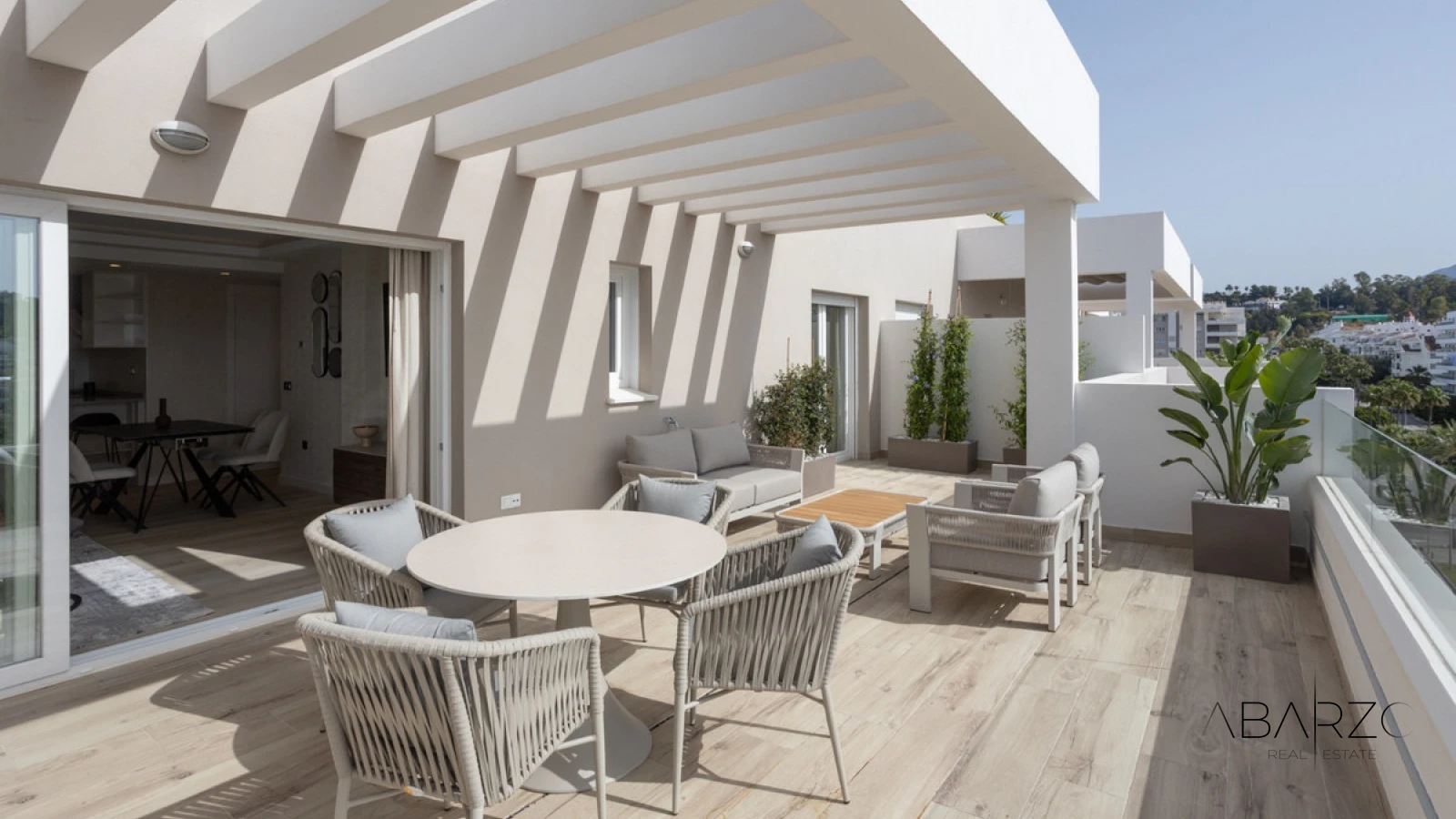 Apartamento con terraza y piscina en la azotea en La Campana Marbella — interior, Nueva Andalucía, Marbella (36 of 49)