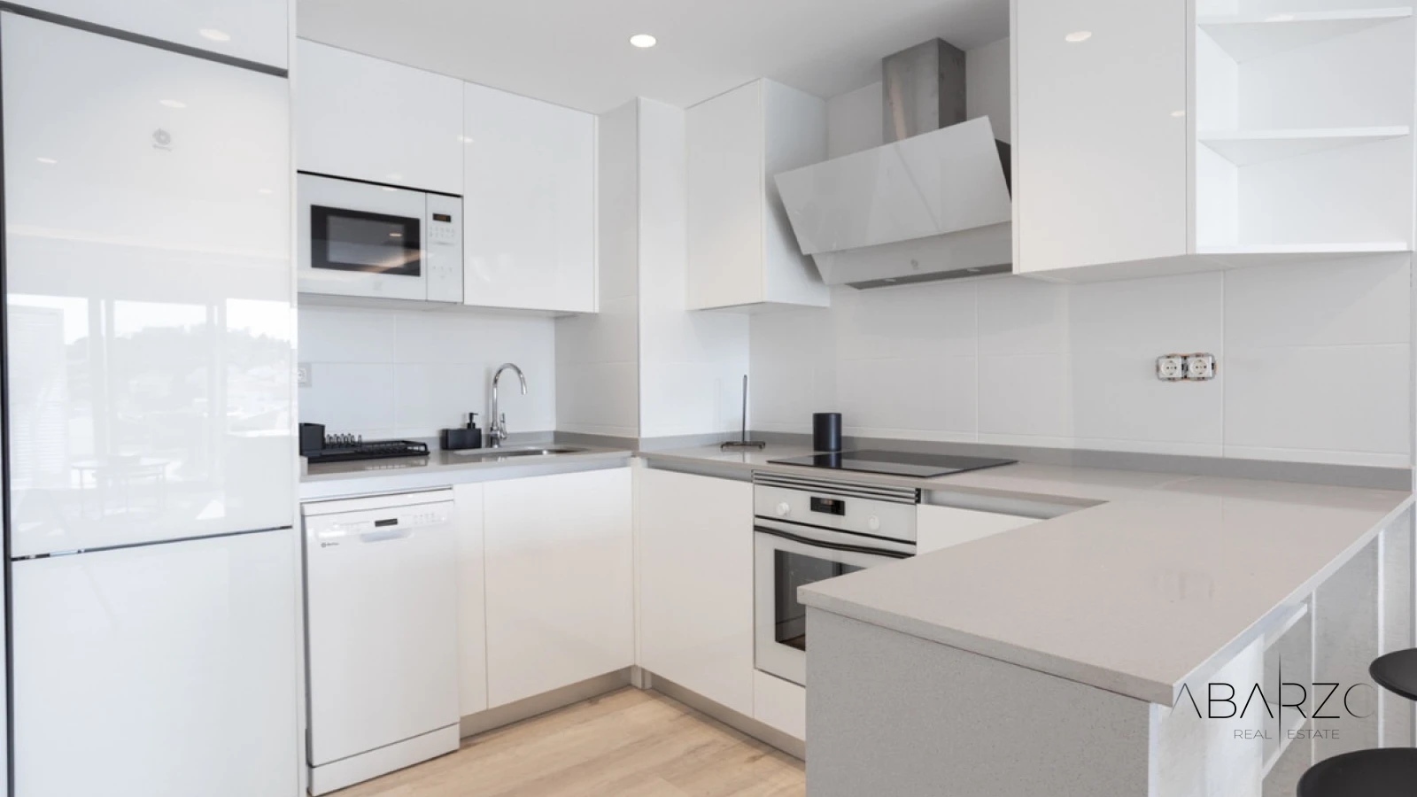 Apartamento con terraza y piscina en la azotea en La Campana Marbella — interior, Nueva Andalucía, Marbella (6 of 49)