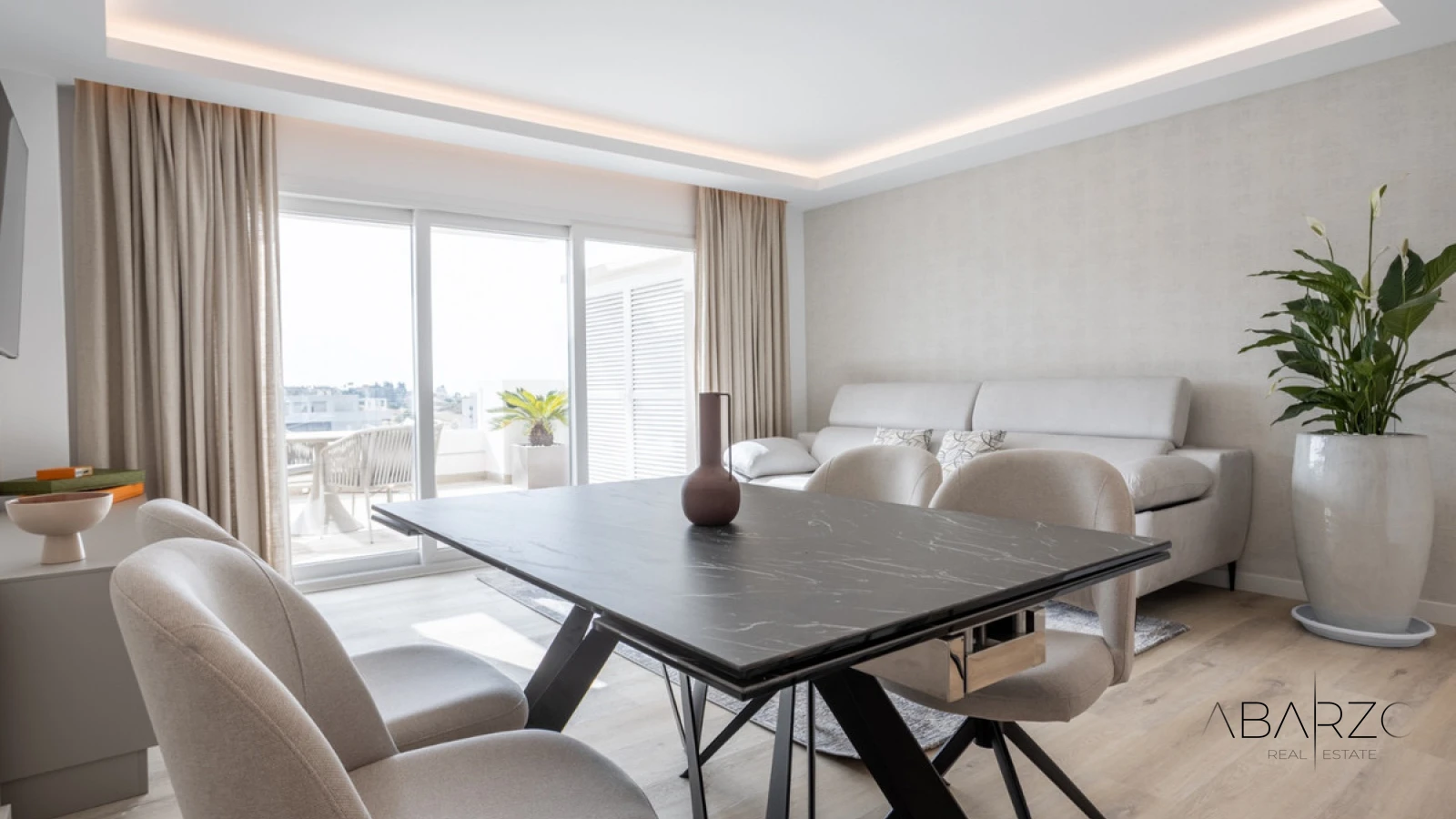 Apartamento con terraza y piscina en la azotea en La Campana Marbella — interior, Nueva Andalucía, Marbella (17 of 49)