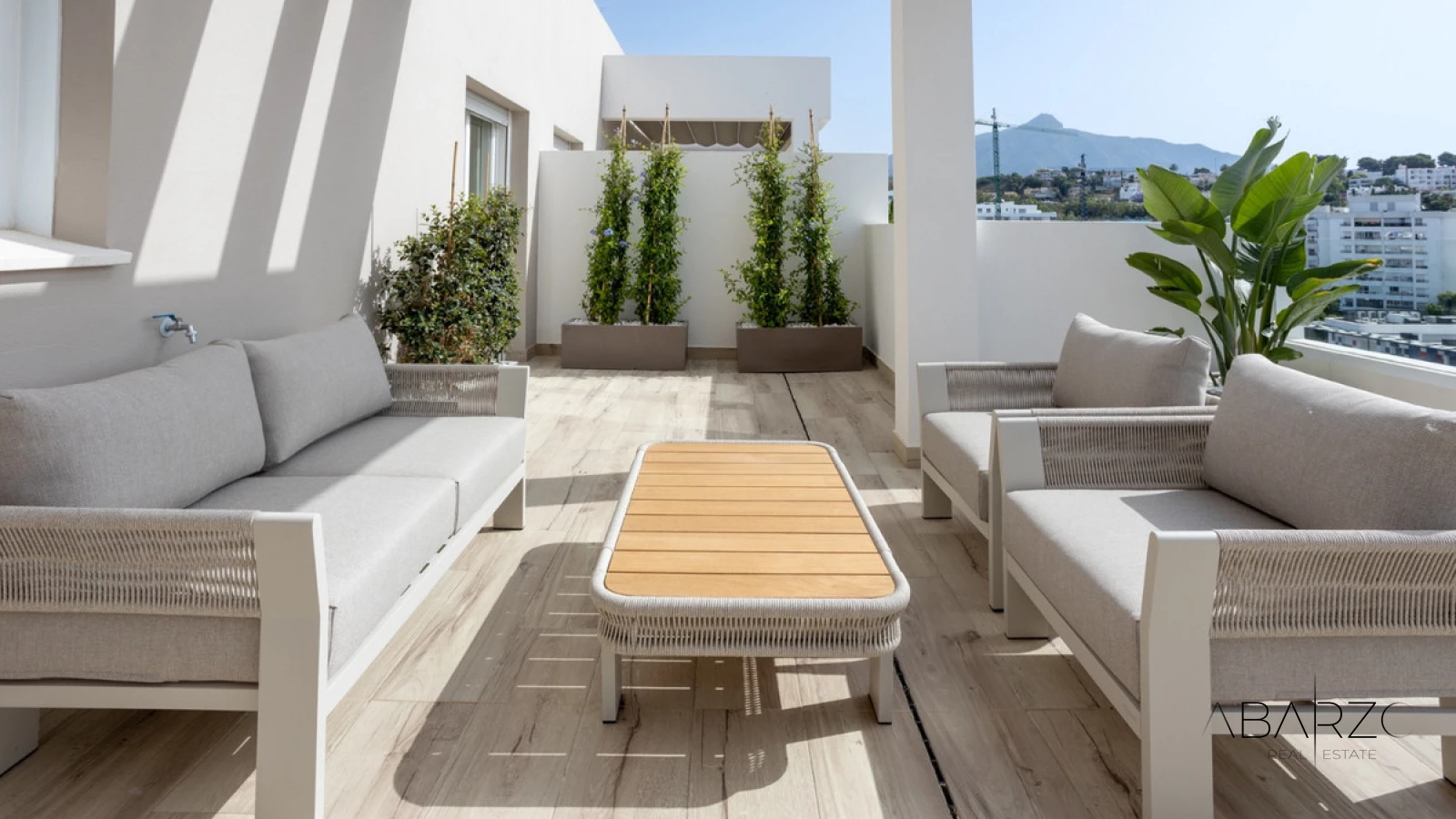 Apartamento con terraza y piscina en la azotea en La Campana Marbella — interior, Nueva Andalucía, Marbella (8 of 49)