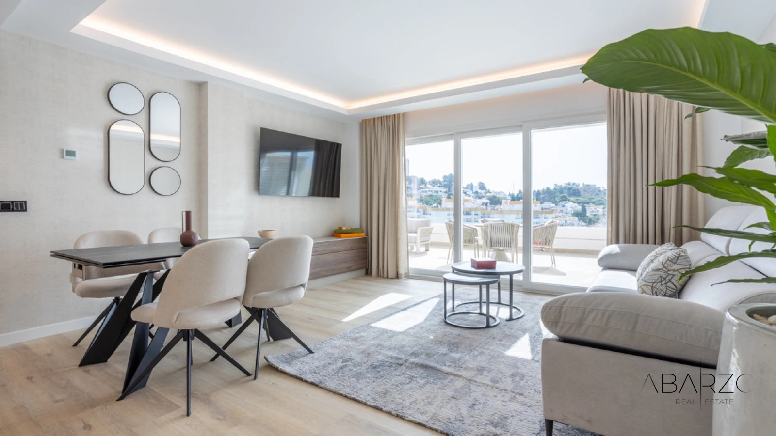 Apartamento con terraza y piscina en la azotea en La Campana Marbella — interior, Nueva Andalucía, Marbella (2 of 49)