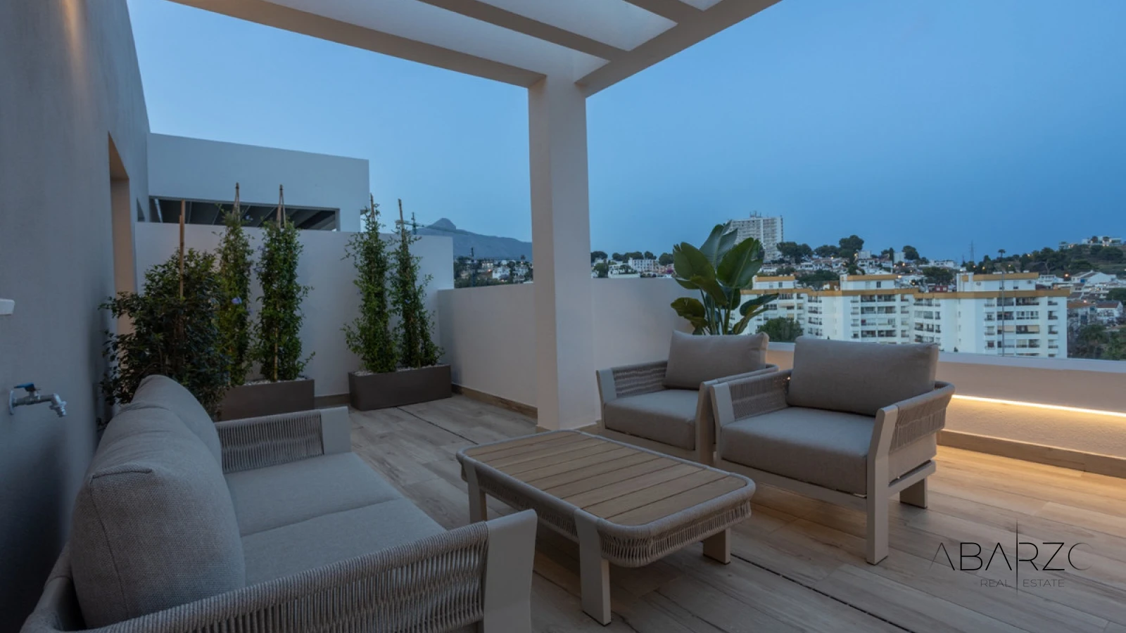 Apartamento con terraza y piscina en la azotea en La Campana Marbella — interior, Nueva Andalucía, Marbella (35 of 49)