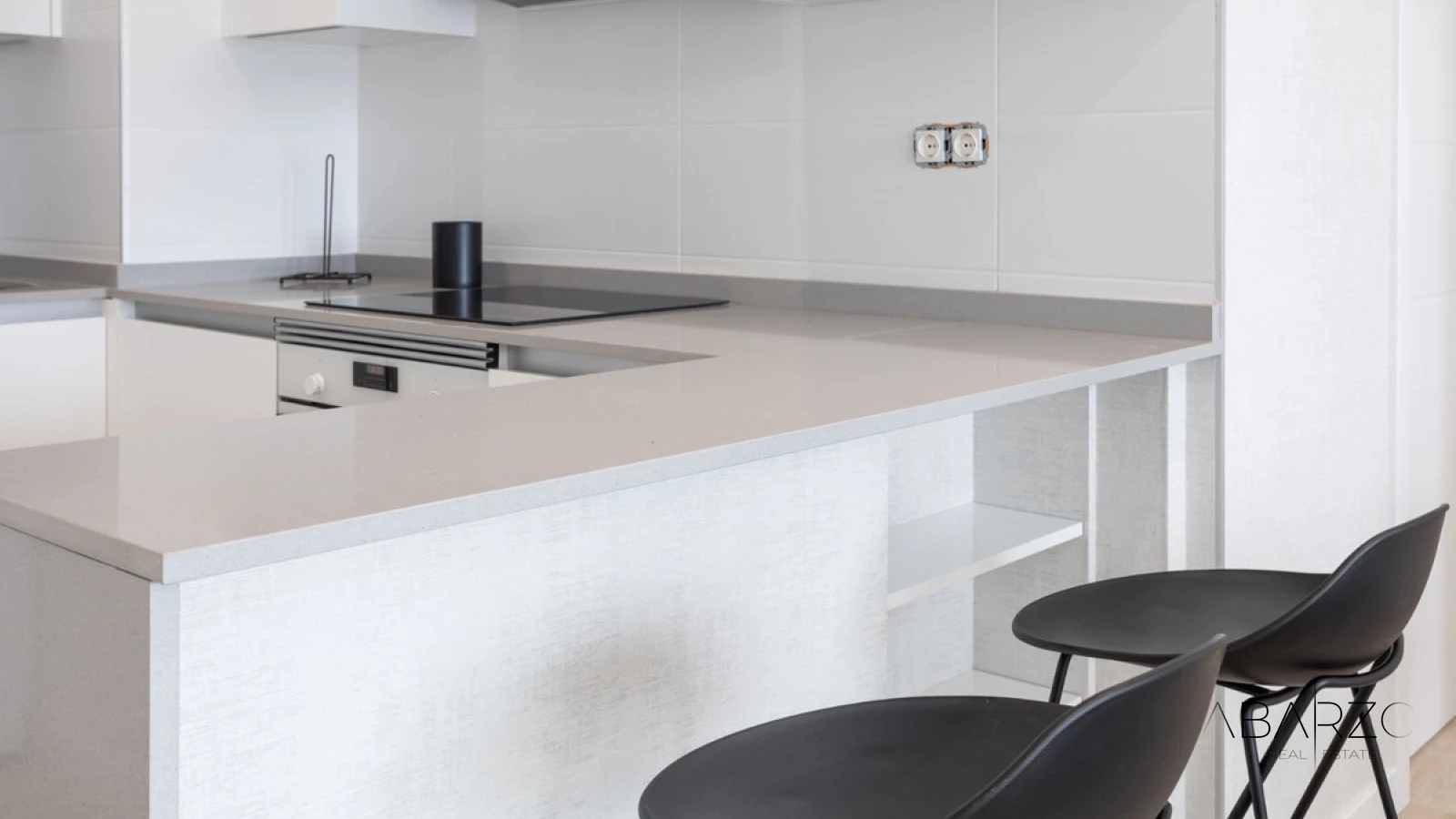 Apartamento con terraza y piscina en la azotea en La Campana Marbella — interior, Nueva Andalucía, Marbella (39 of 49)