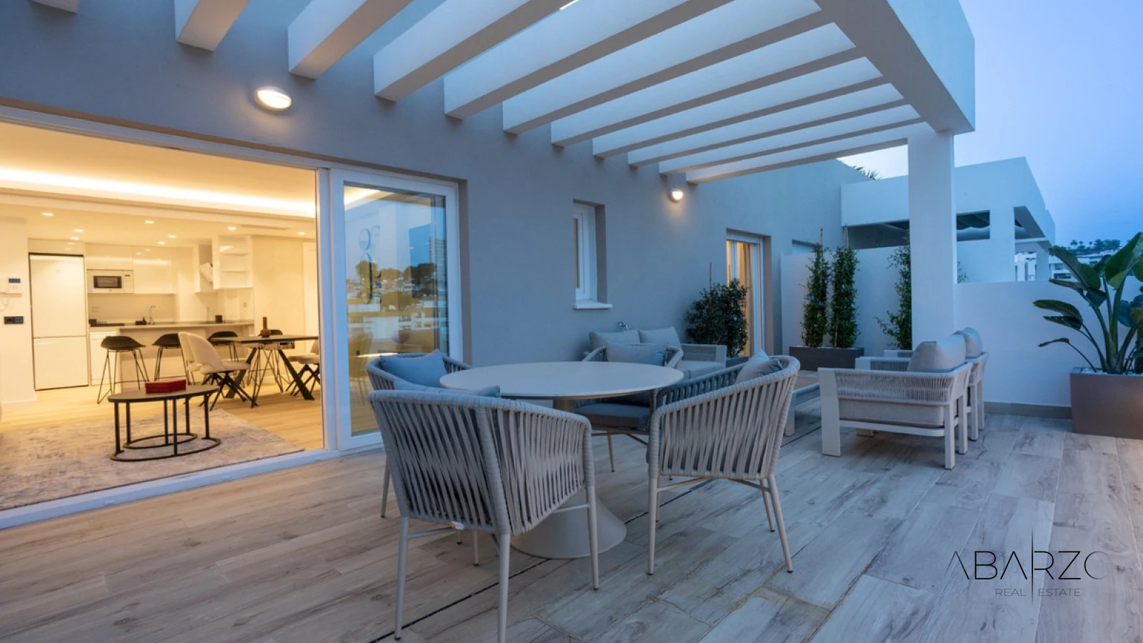 Apartamento con terraza y piscina en la azotea en La Campana Marbella — interior, Nueva Andalucía, Marbella (33 of 49)