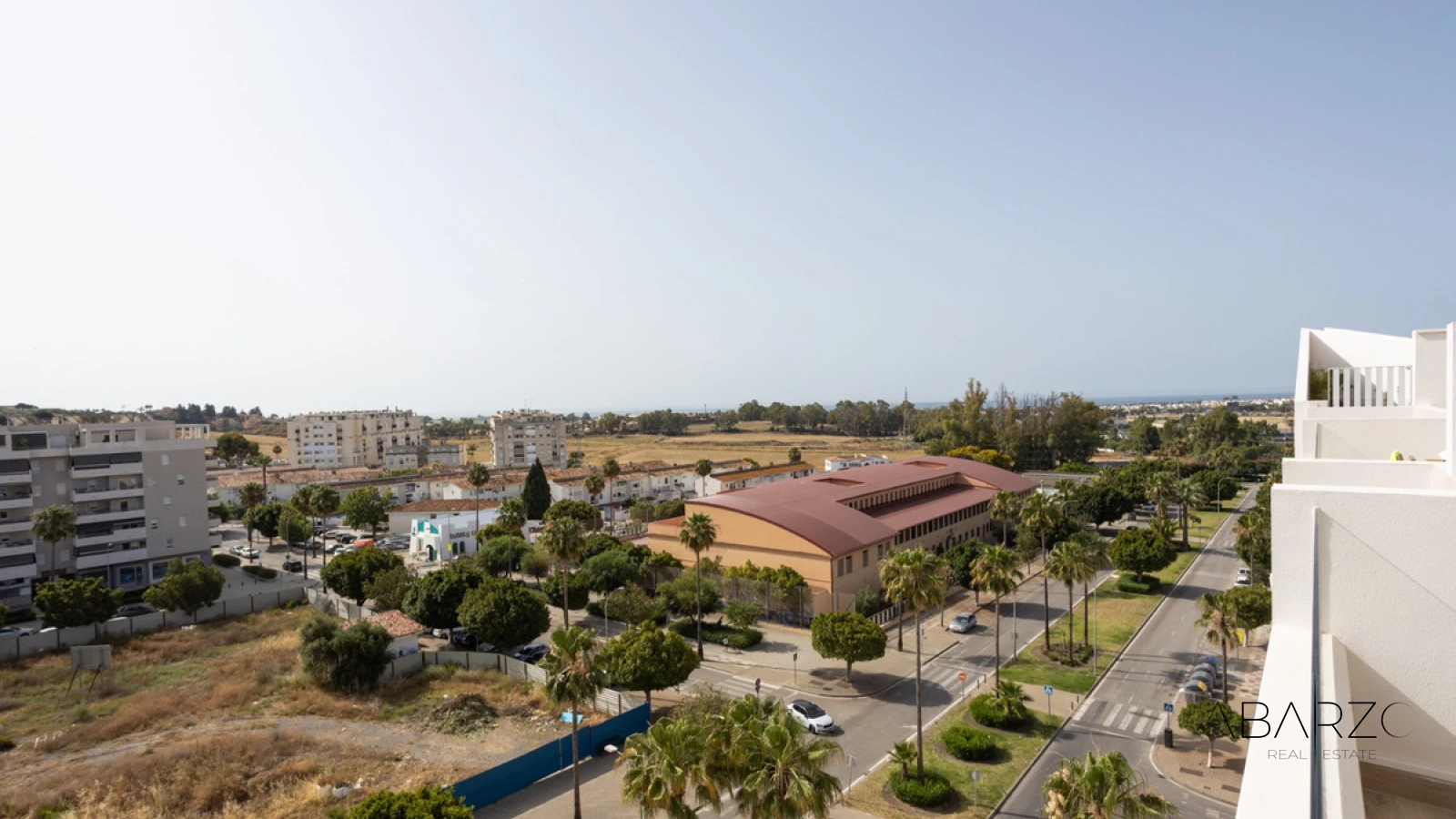 Apartamento con terraza y piscina en la azotea en La Campana Marbella — interior, Nueva Andalucía, Marbella (49 of 49)