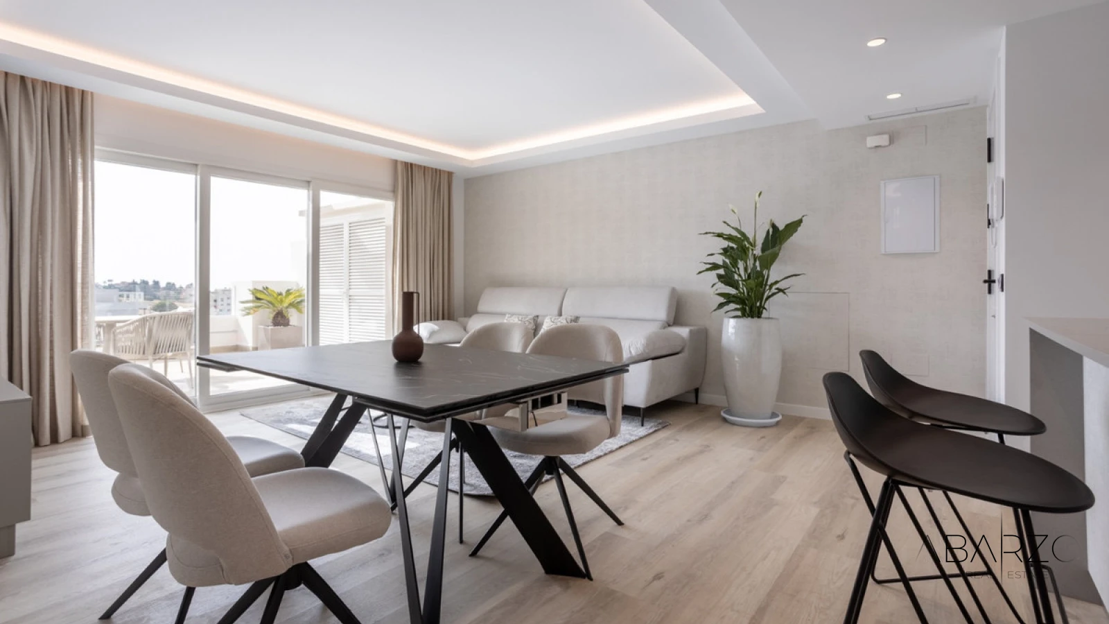 Apartamento con terraza y piscina en la azotea en La Campana Marbella — interior, Nueva Andalucía, Marbella (26 of 49)