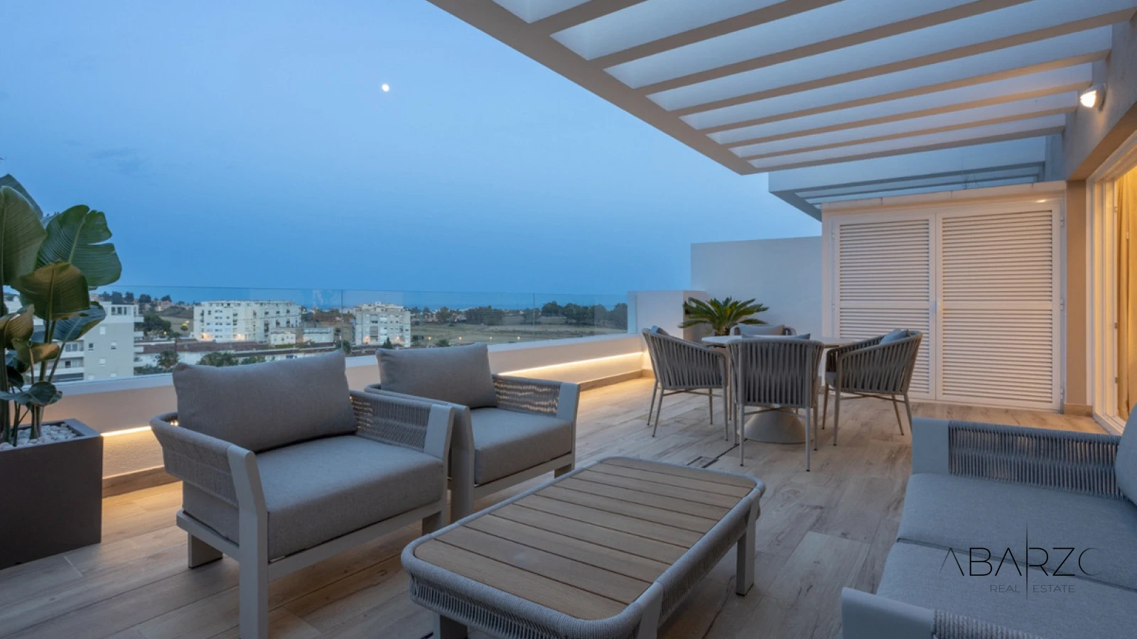 Apartamento con terraza y piscina en la azotea en La Campana Marbella — interior, Nueva Andalucía, Marbella (44 of 49)