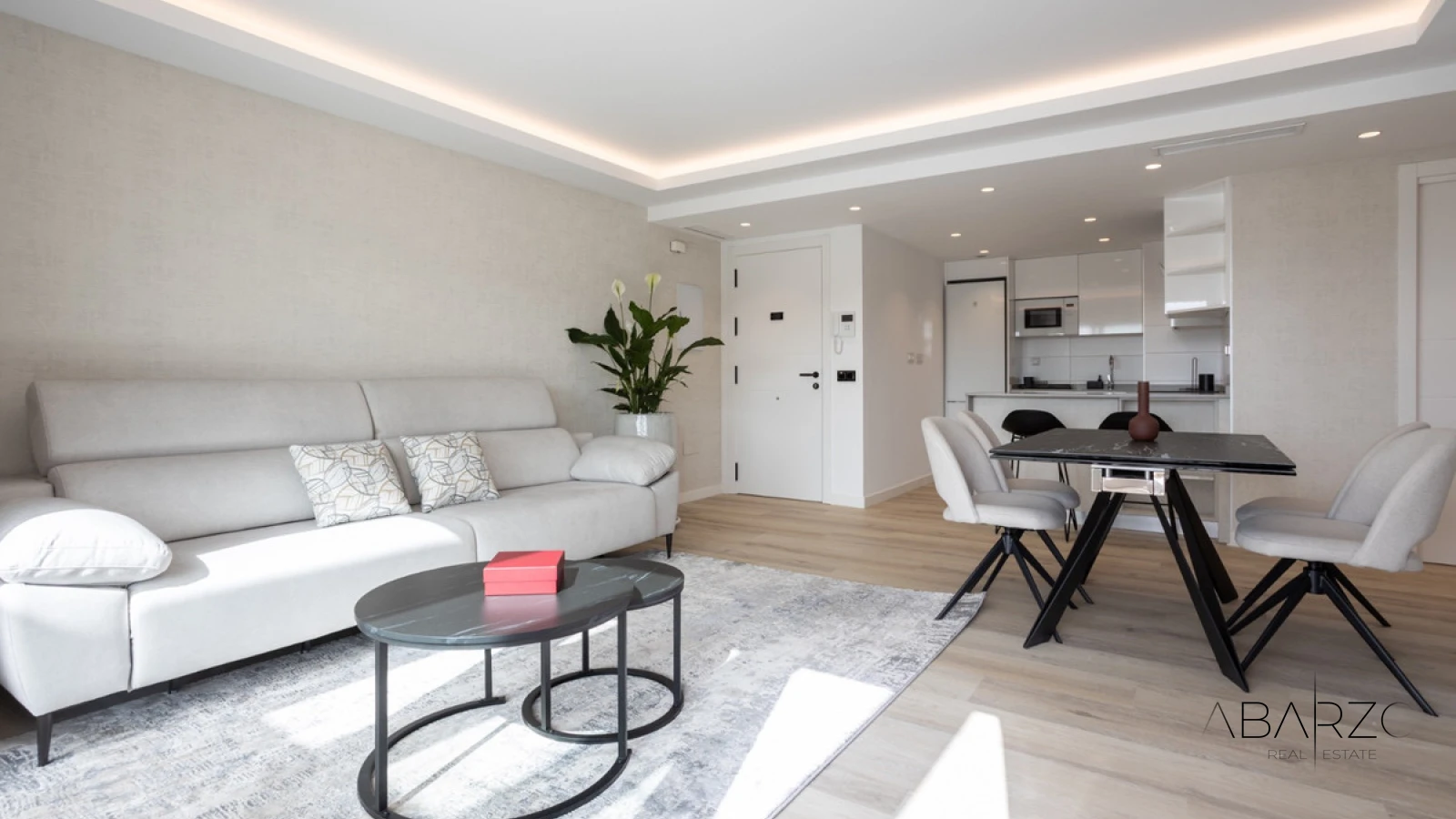 Apartamento con terraza y piscina en la azotea en La Campana Marbella — interior, Nueva Andalucía, Marbella (30 of 49)
