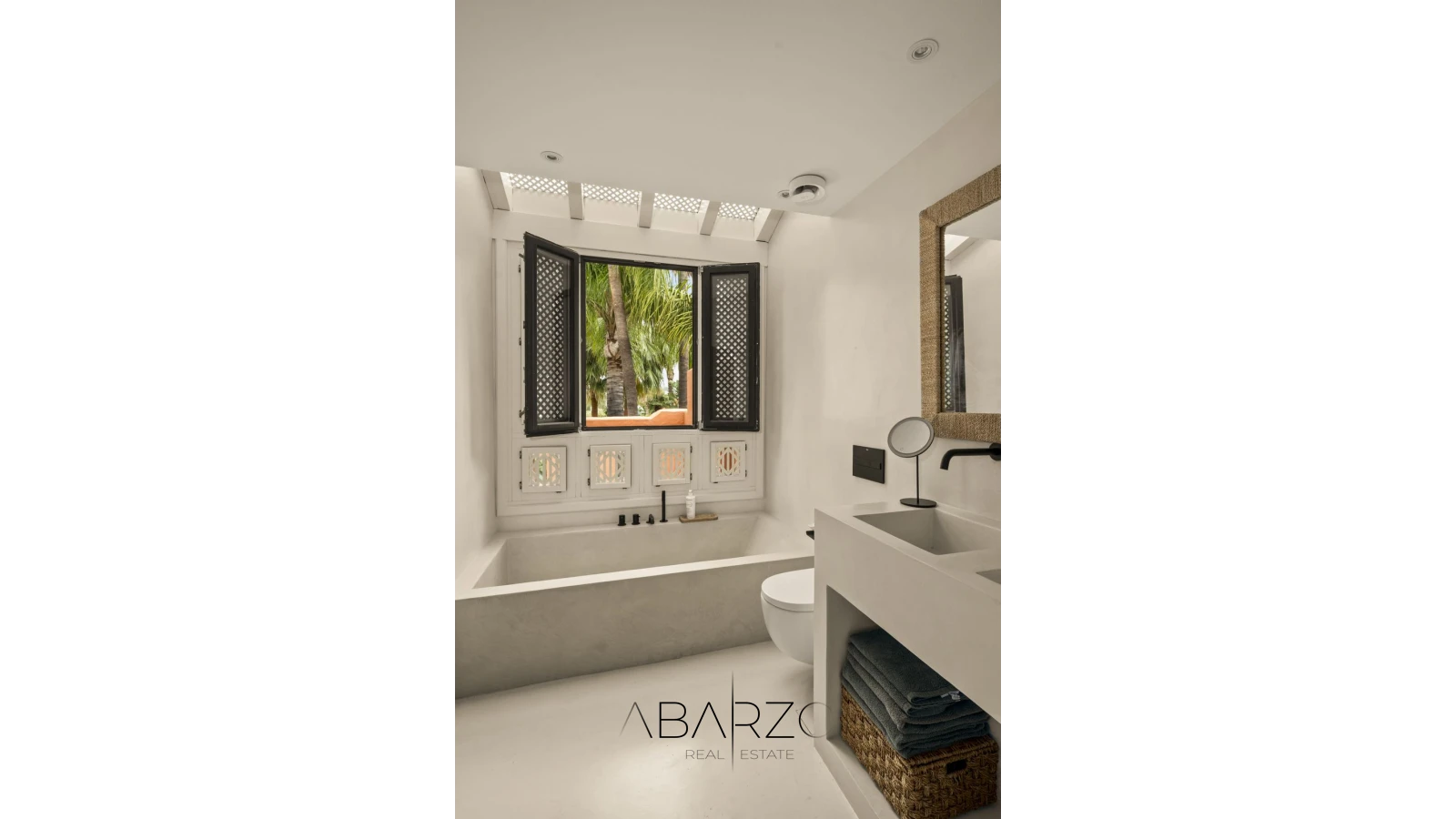 Townhouse in Altos de Puente Romano, Marbella Golden Mile with Rooftop Terrace — interior, Golden Mile, Marbella (23 of 37)