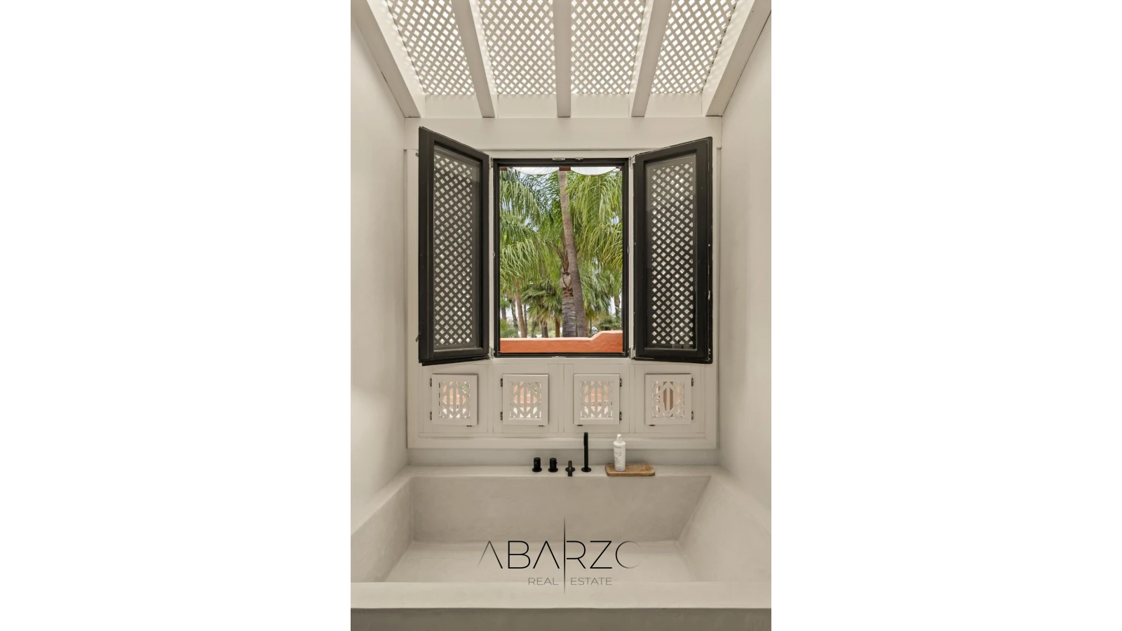 Townhouse in Altos de Puente Romano, Marbella Golden Mile with Rooftop Terrace — interior, Golden Mile, Marbella (24 of 37)