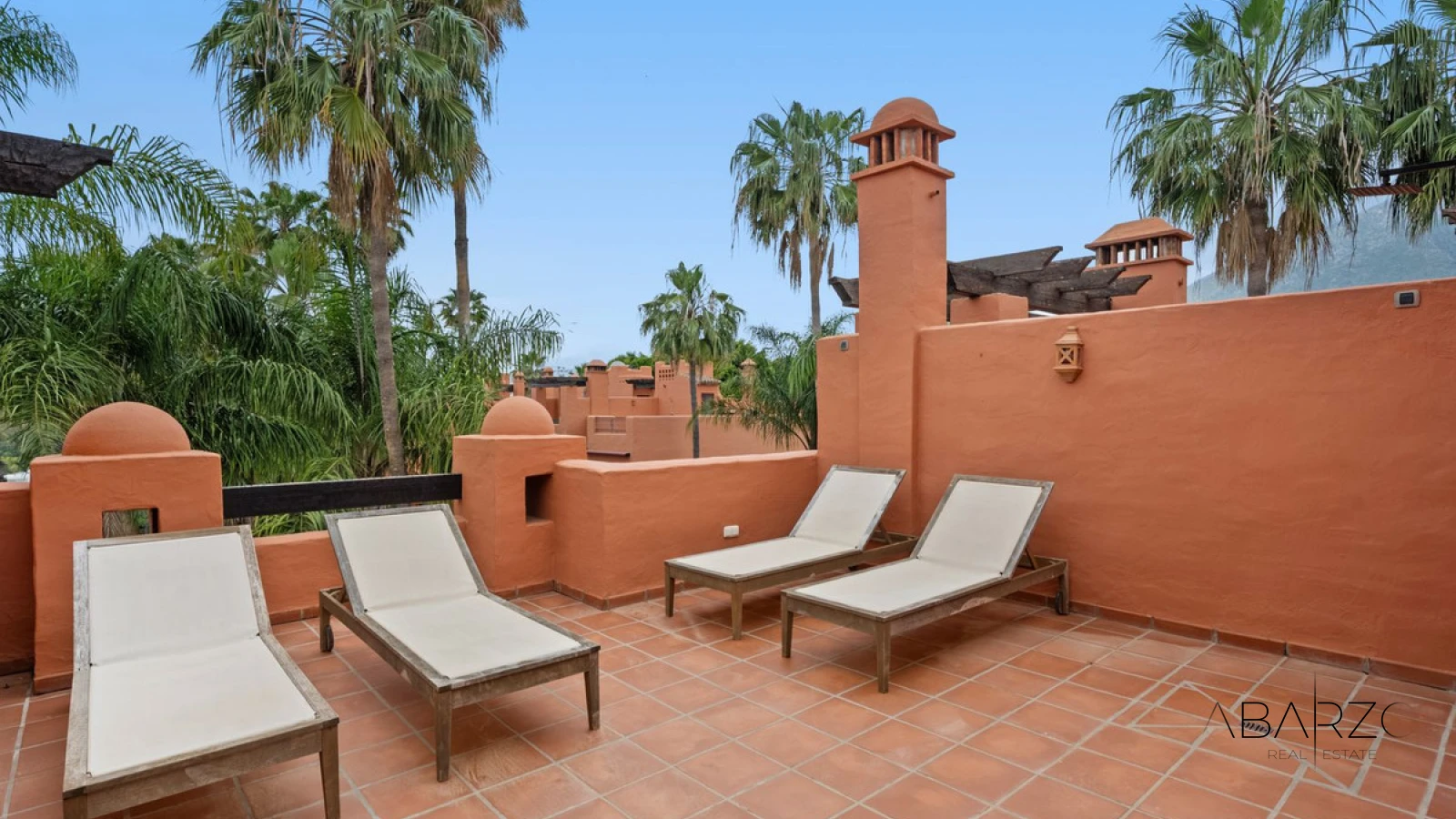 Townhouse in Altos de Puente Romano, Marbella Golden Mile with Rooftop Terrace — interior, Golden Mile, Marbella (27 of 37)