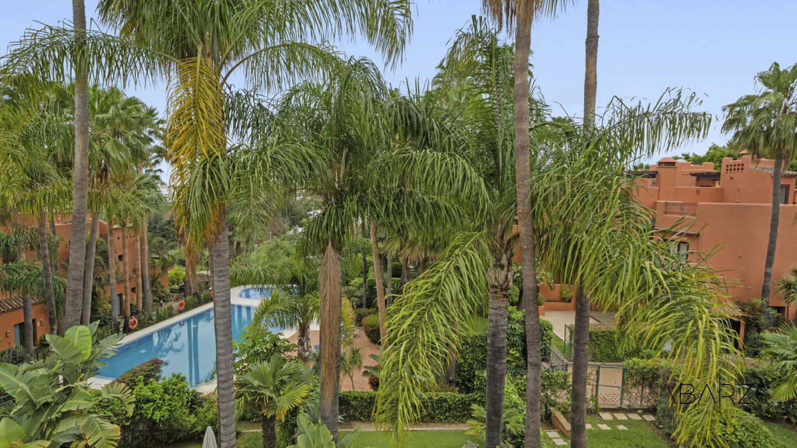Townhouse in Altos de Puente Romano, Marbella Golden Mile with Rooftop Terrace — interior, Golden Mile, Marbella (31 of 37)