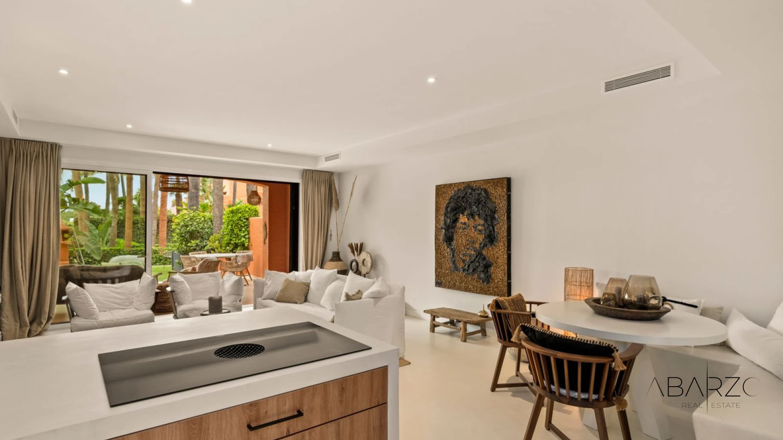 Townhouse in Altos de Puente Romano, Marbella Golden Mile with Rooftop Terrace — interior, Golden Mile, Marbella (9 of 37)
