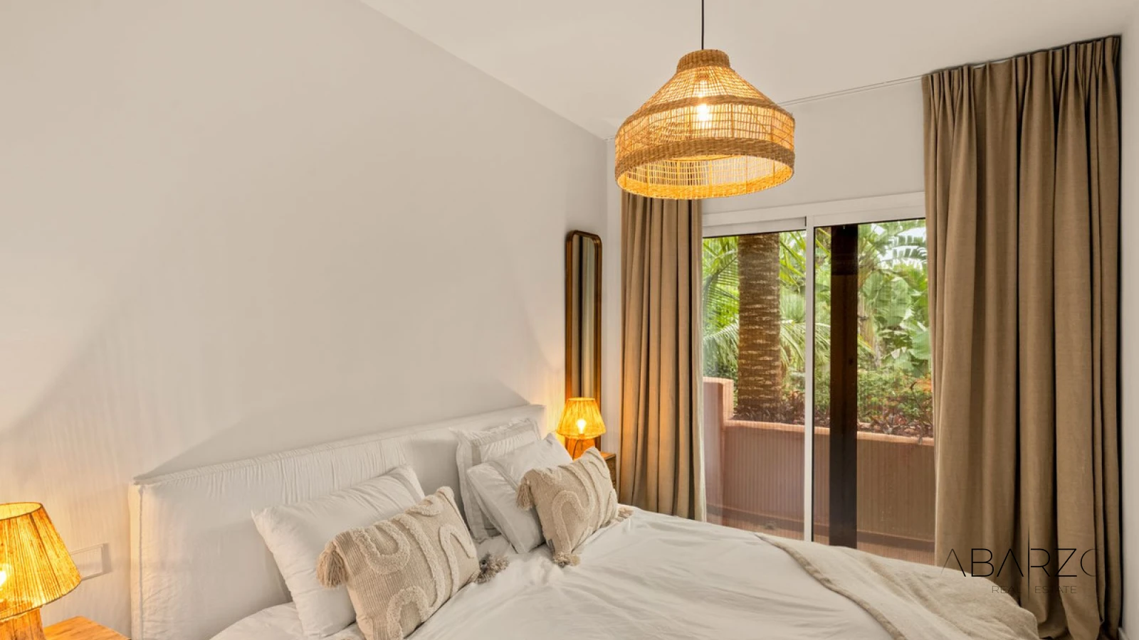 Townhouse in Altos de Puente Romano, Marbella Golden Mile with Rooftop Terrace — interior, Golden Mile, Marbella (15 of 37)