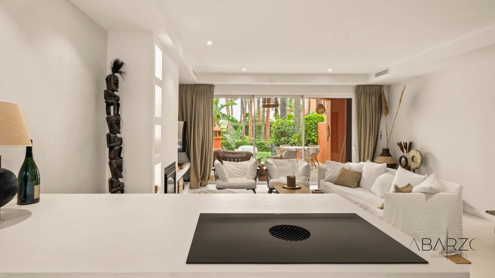 Townhouse in Altos de Puente Romano, Marbella Golden Mile with Rooftop Terrace — interior, Golden Mile, Marbella (11 of 37)