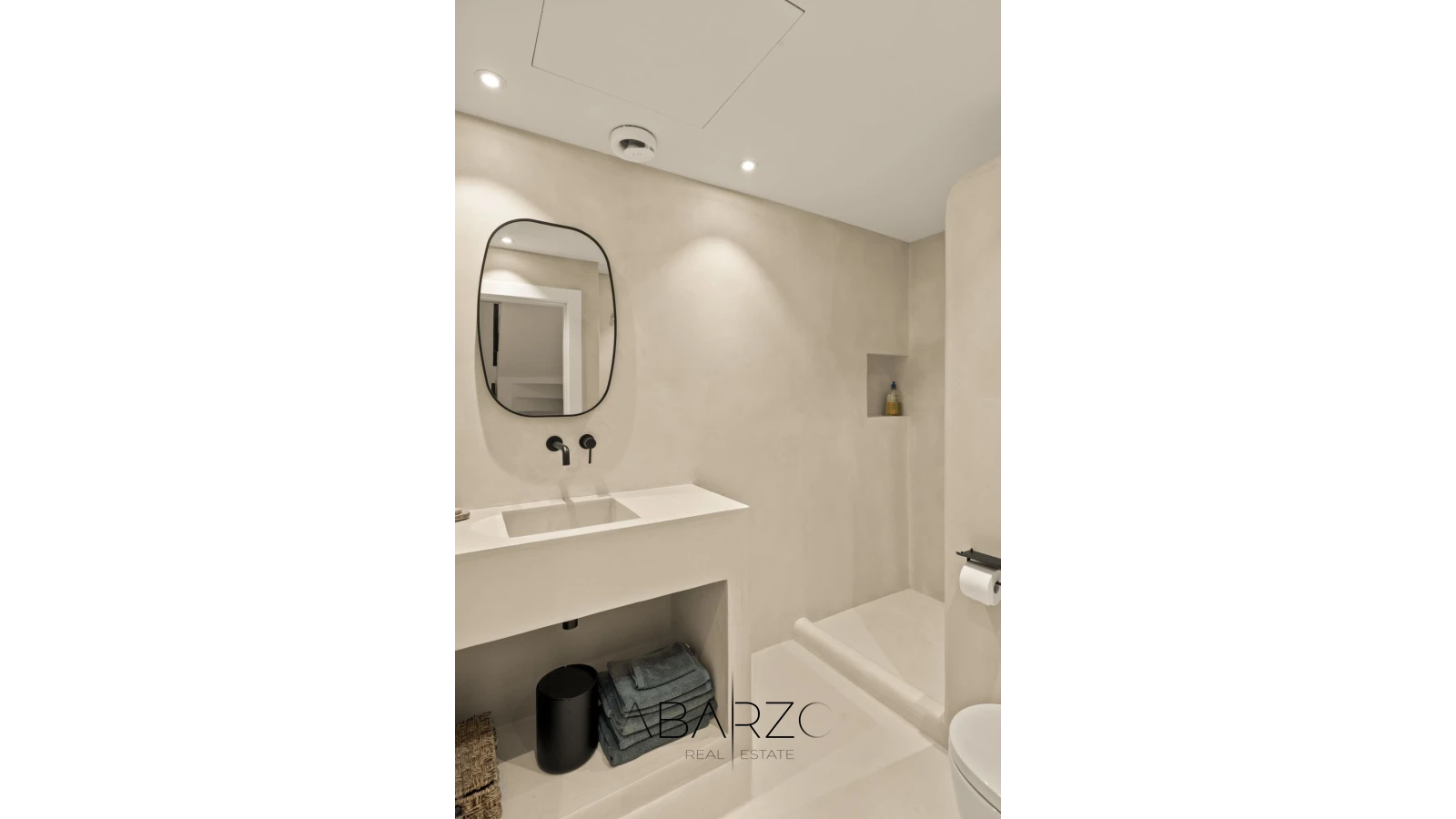Townhouse in Altos de Puente Romano, Marbella Golden Mile with Rooftop Terrace — interior, Golden Mile, Marbella (18 of 37)