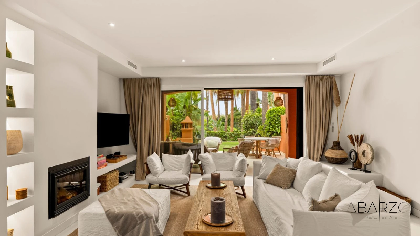 Townhouse in Altos de Puente Romano, Marbella Golden Mile with Rooftop Terrace — interior, Golden Mile, Marbella (5 of 37)