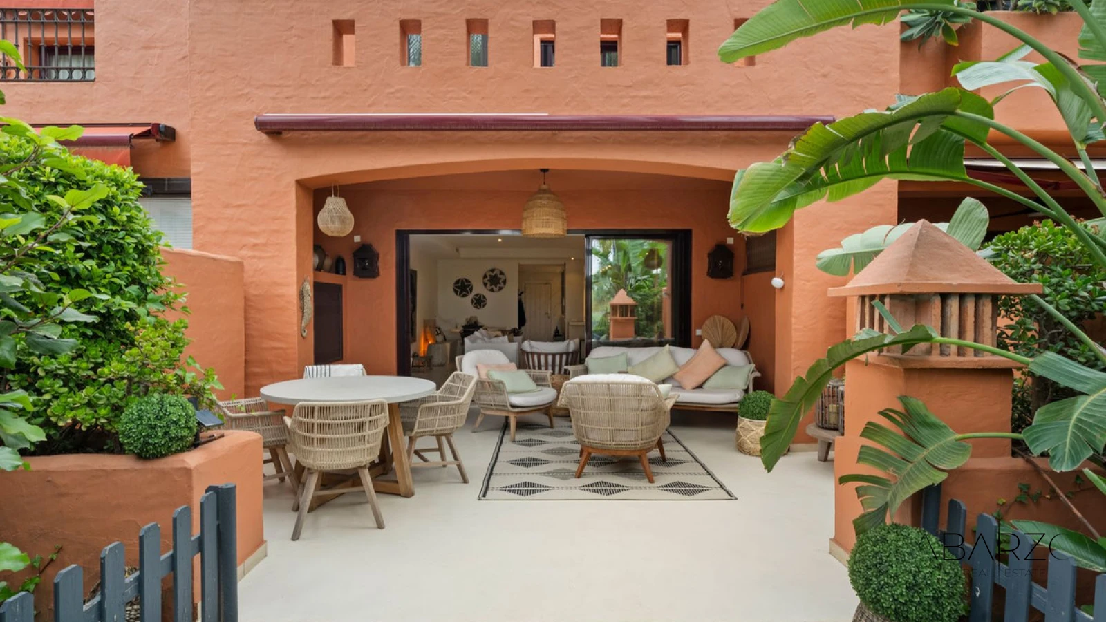 Townhouse in Altos de Puente Romano, Marbella Golden Mile with Rooftop Terrace — interior, Golden Mile, Marbella (2 of 37)